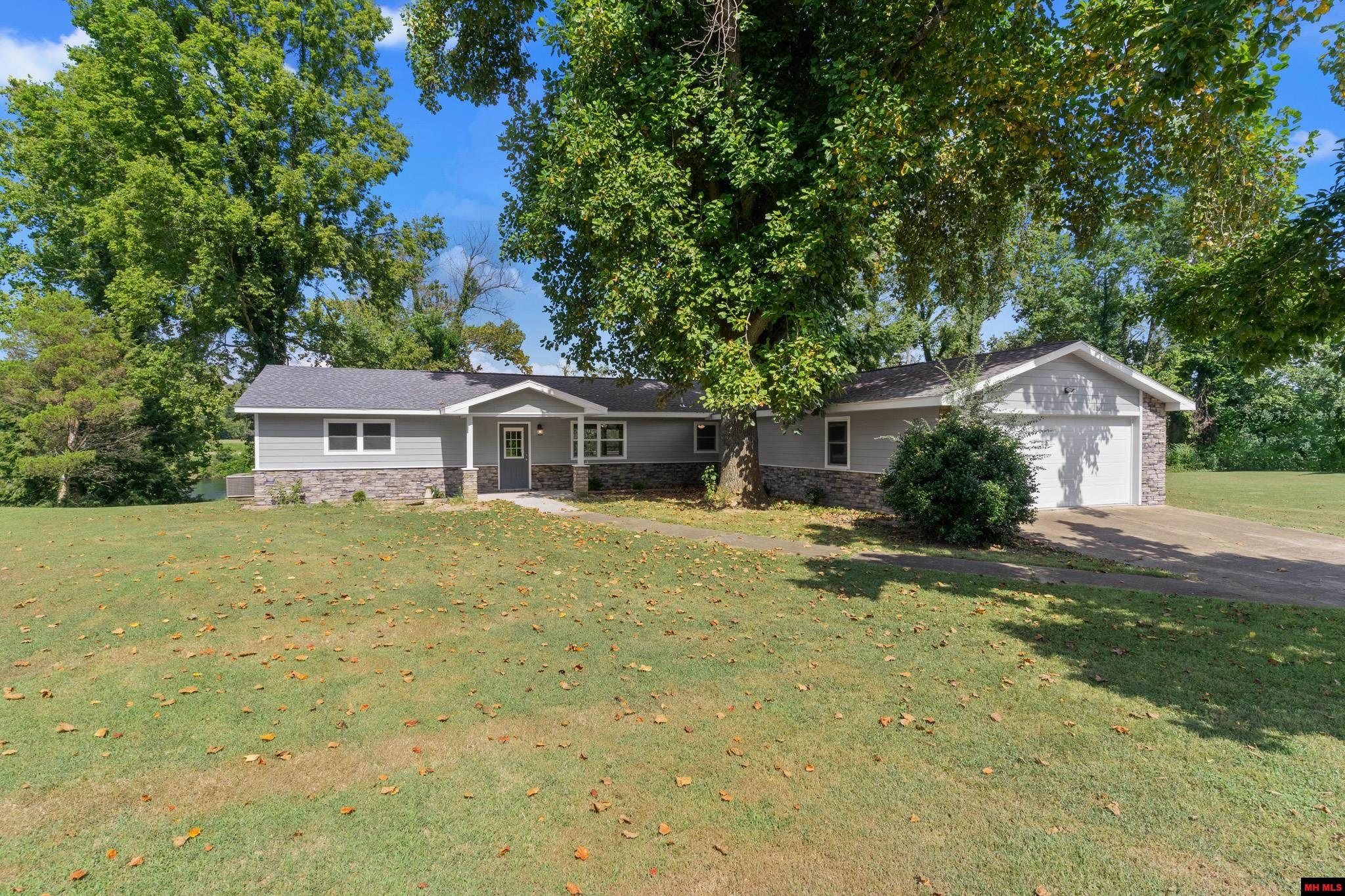 282 RIVERVIEW DRIVE Norfork, AR 72658