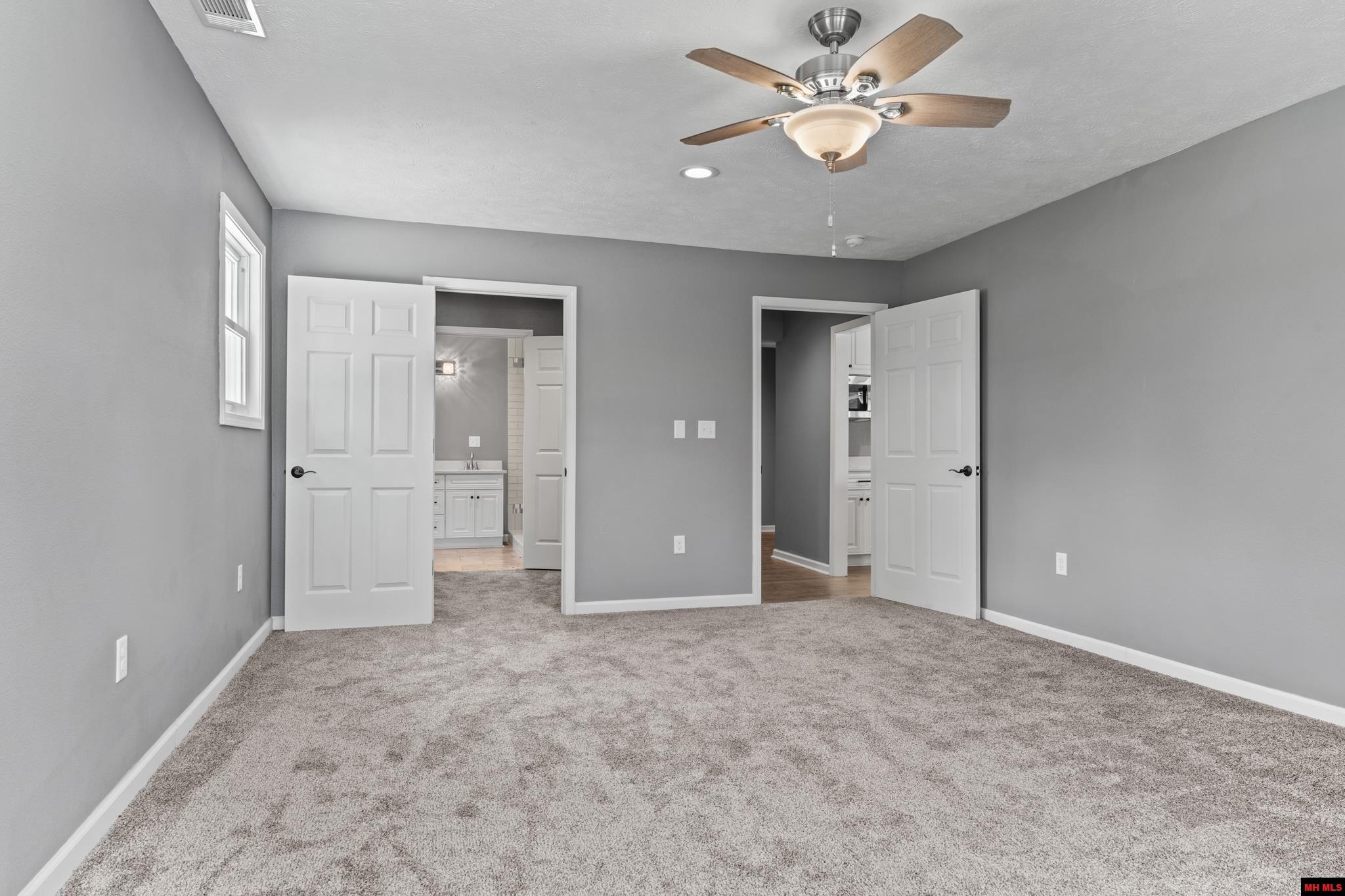 282 RIVERVIEW DRIVE Norfork, AR 72658