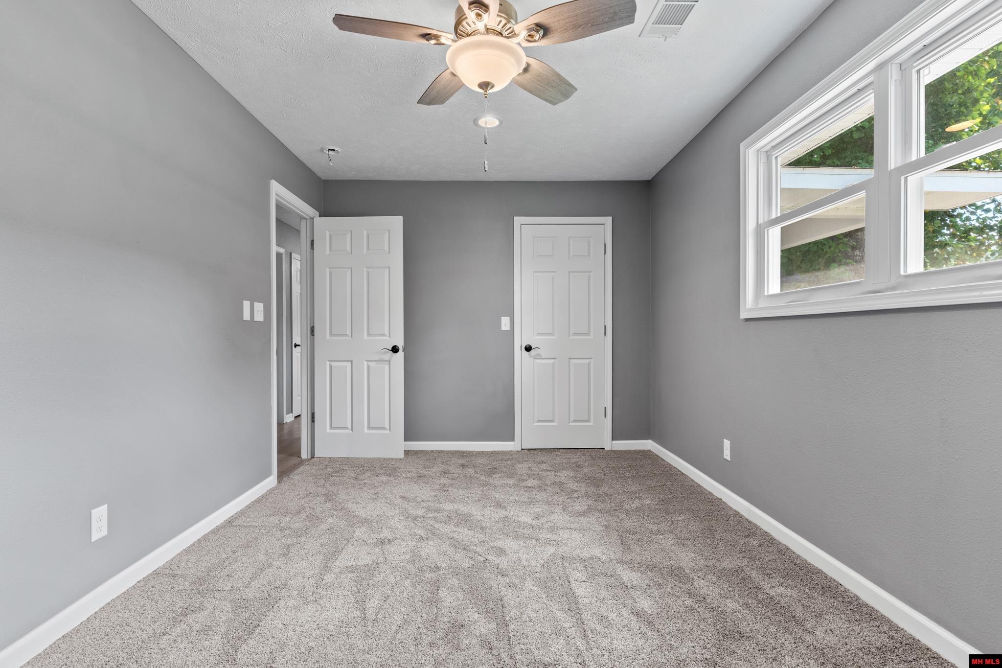 282 RIVERVIEW DRIVE Norfork, AR 72658