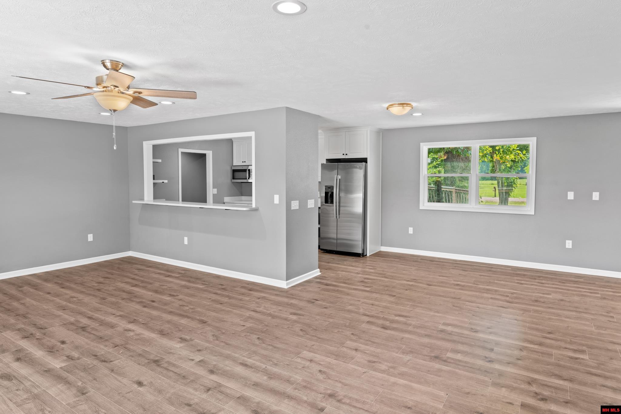 282 RIVERVIEW DRIVE Norfork, AR 72658