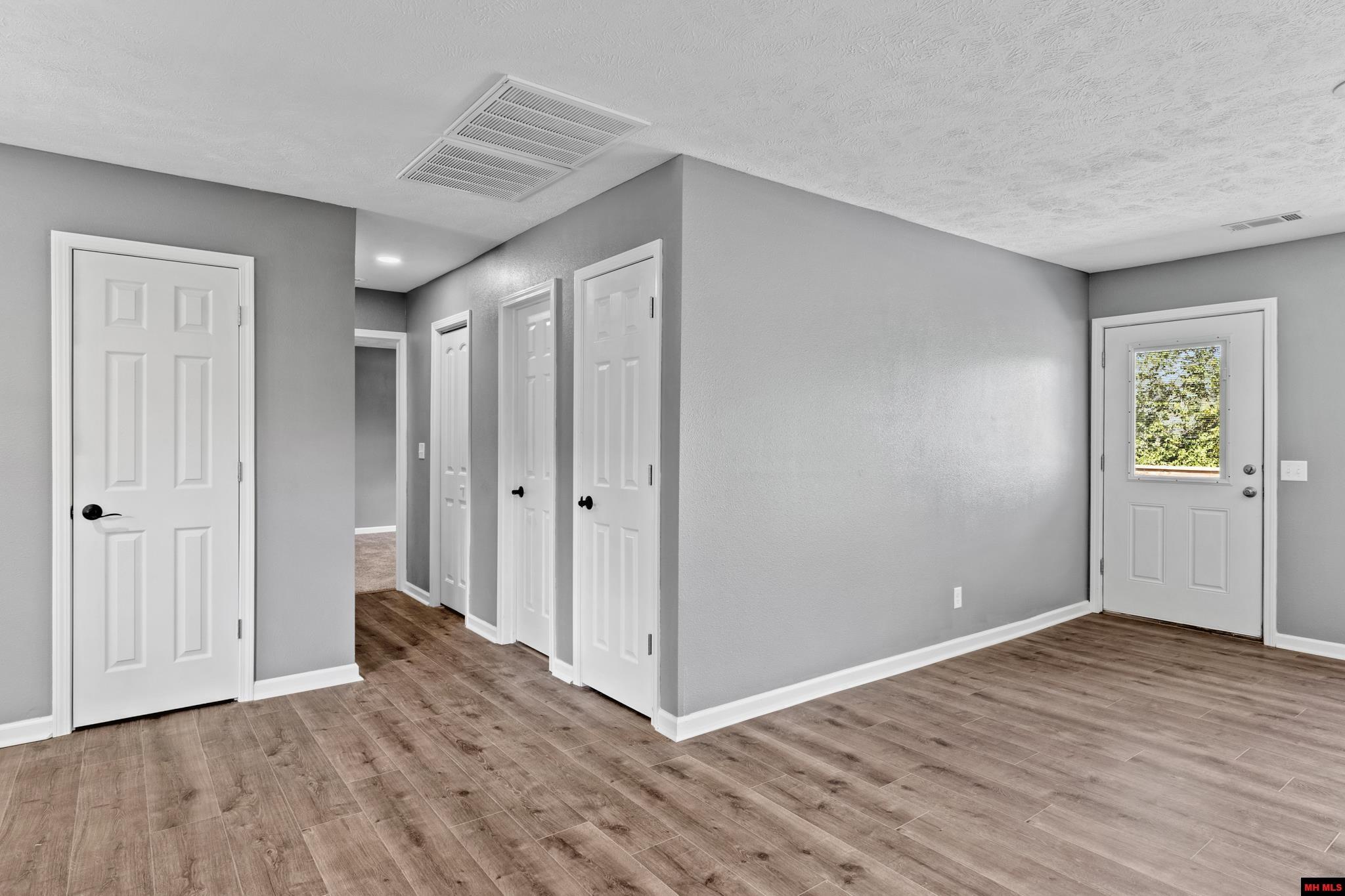 282 RIVERVIEW DRIVE Norfork, AR 72658