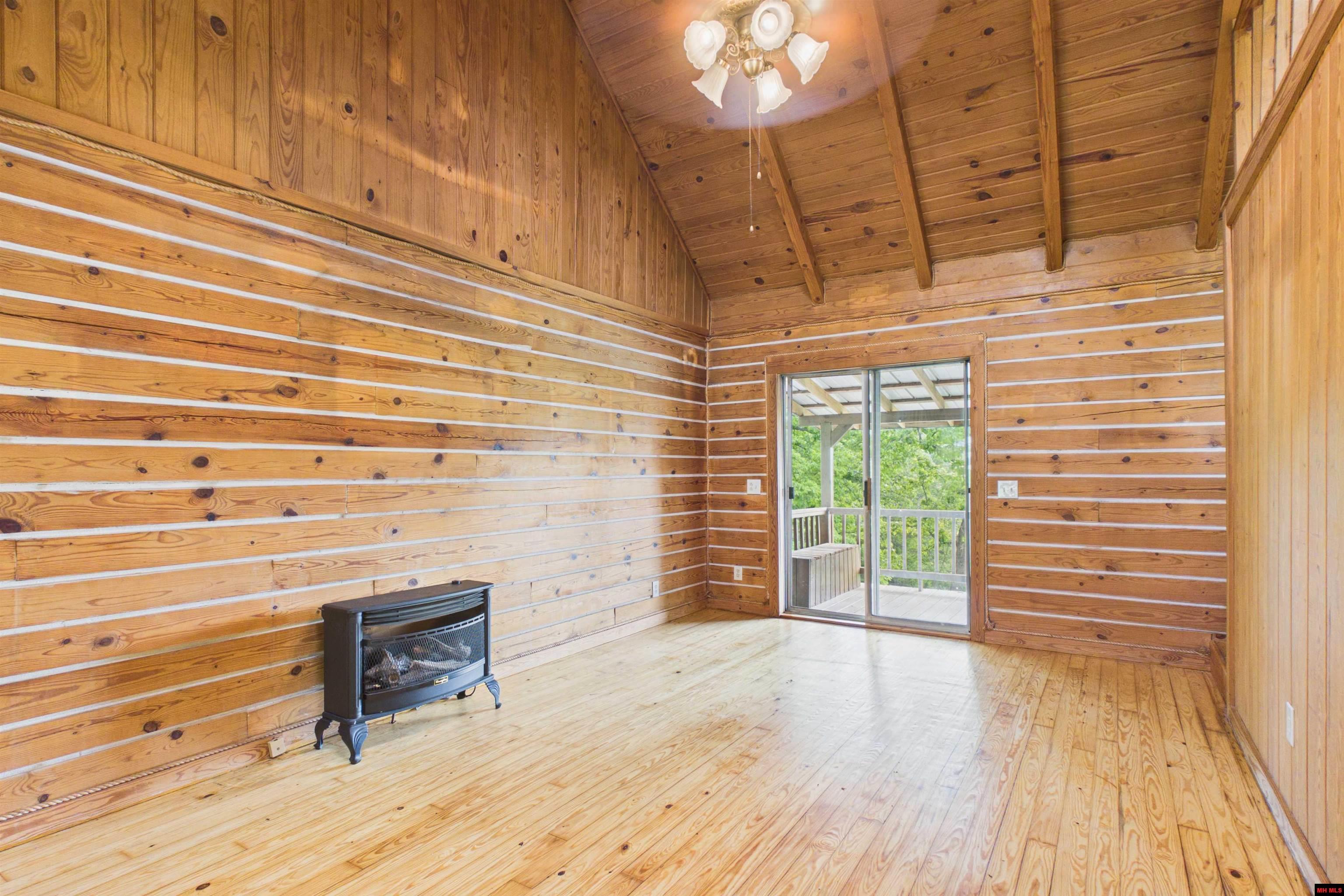 101 CR 632 Mountain Home, AR 72653