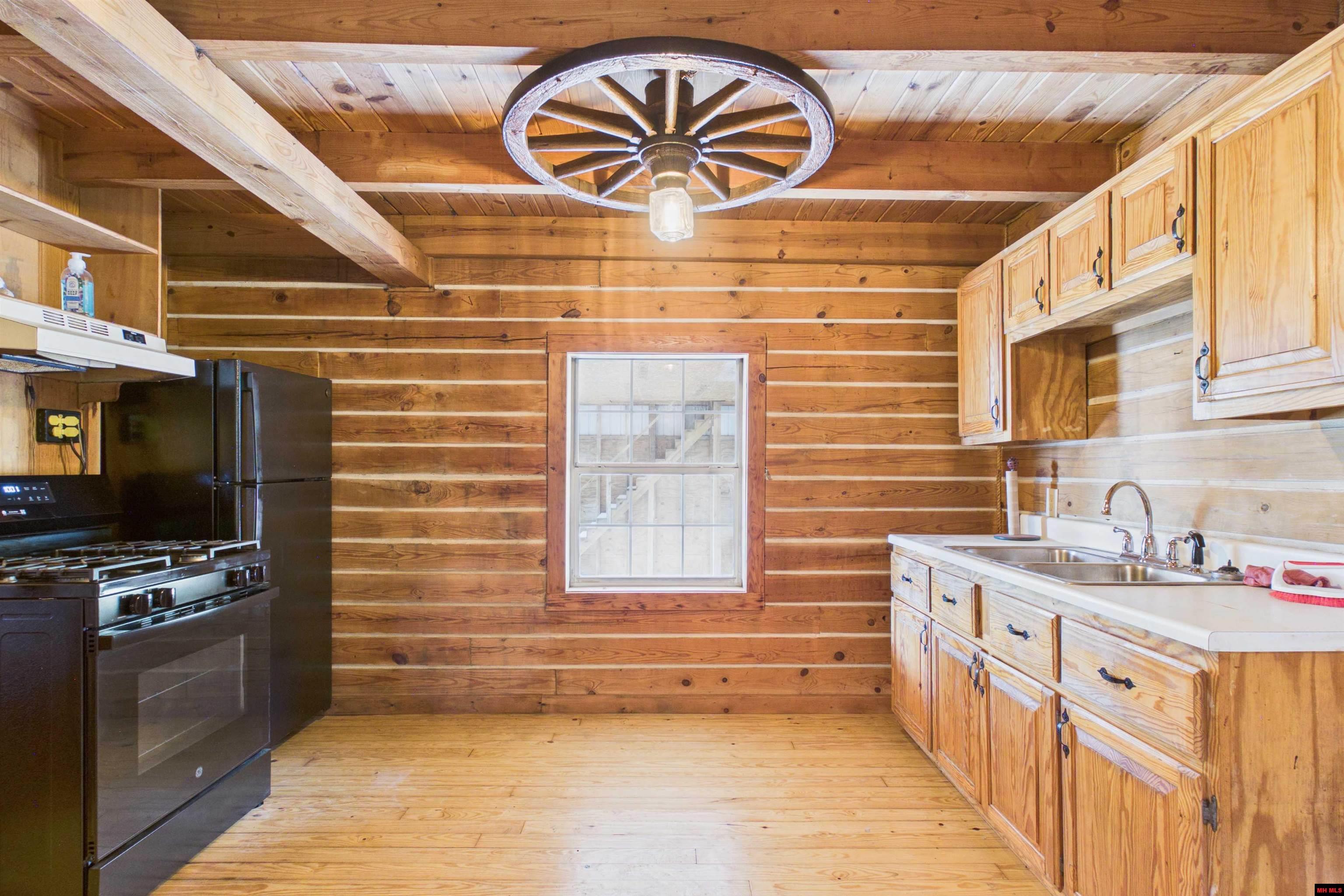 101 CR 632 Mountain Home, AR 72653