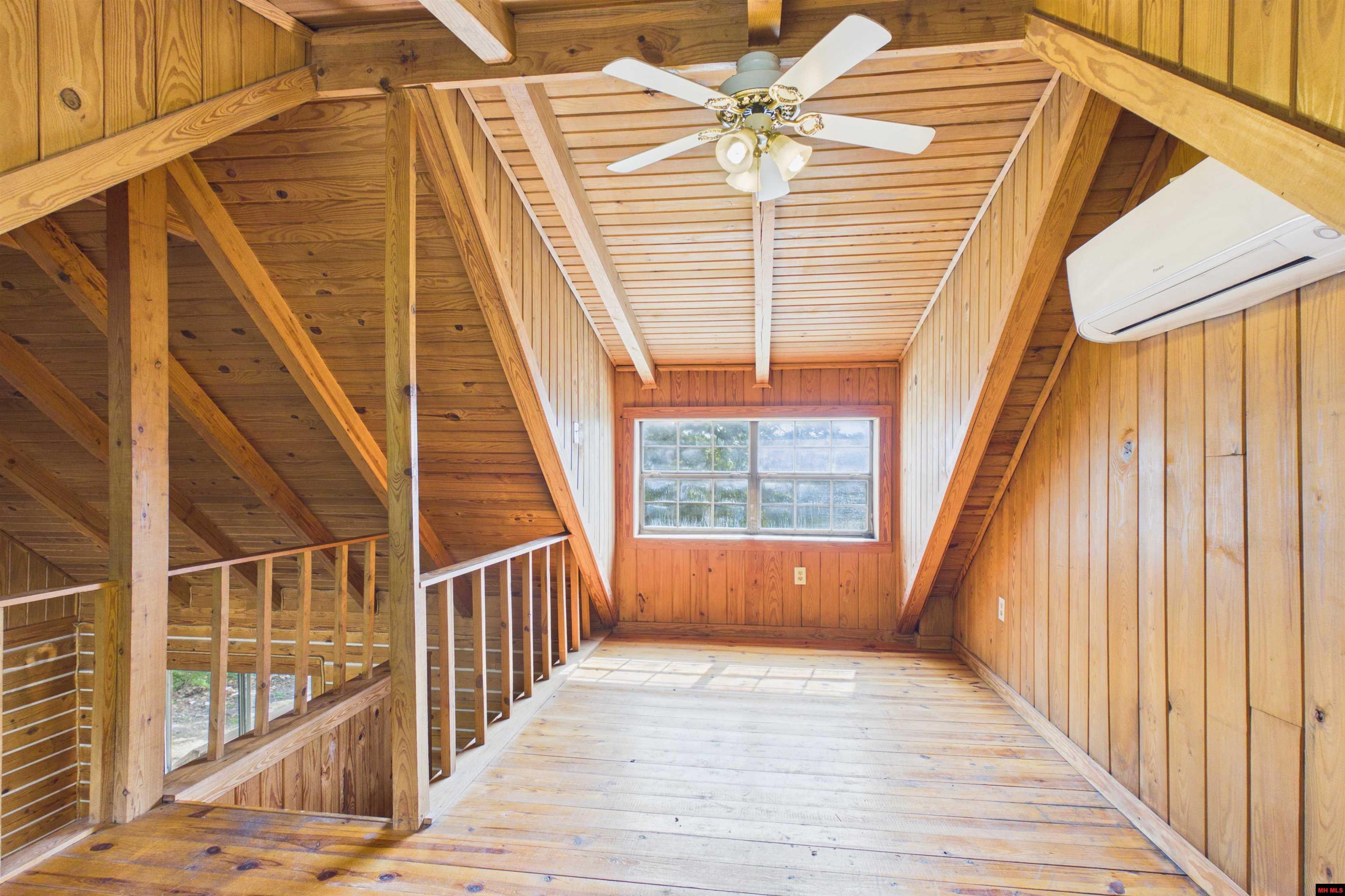 101 CR 632 Mountain Home, AR 72653