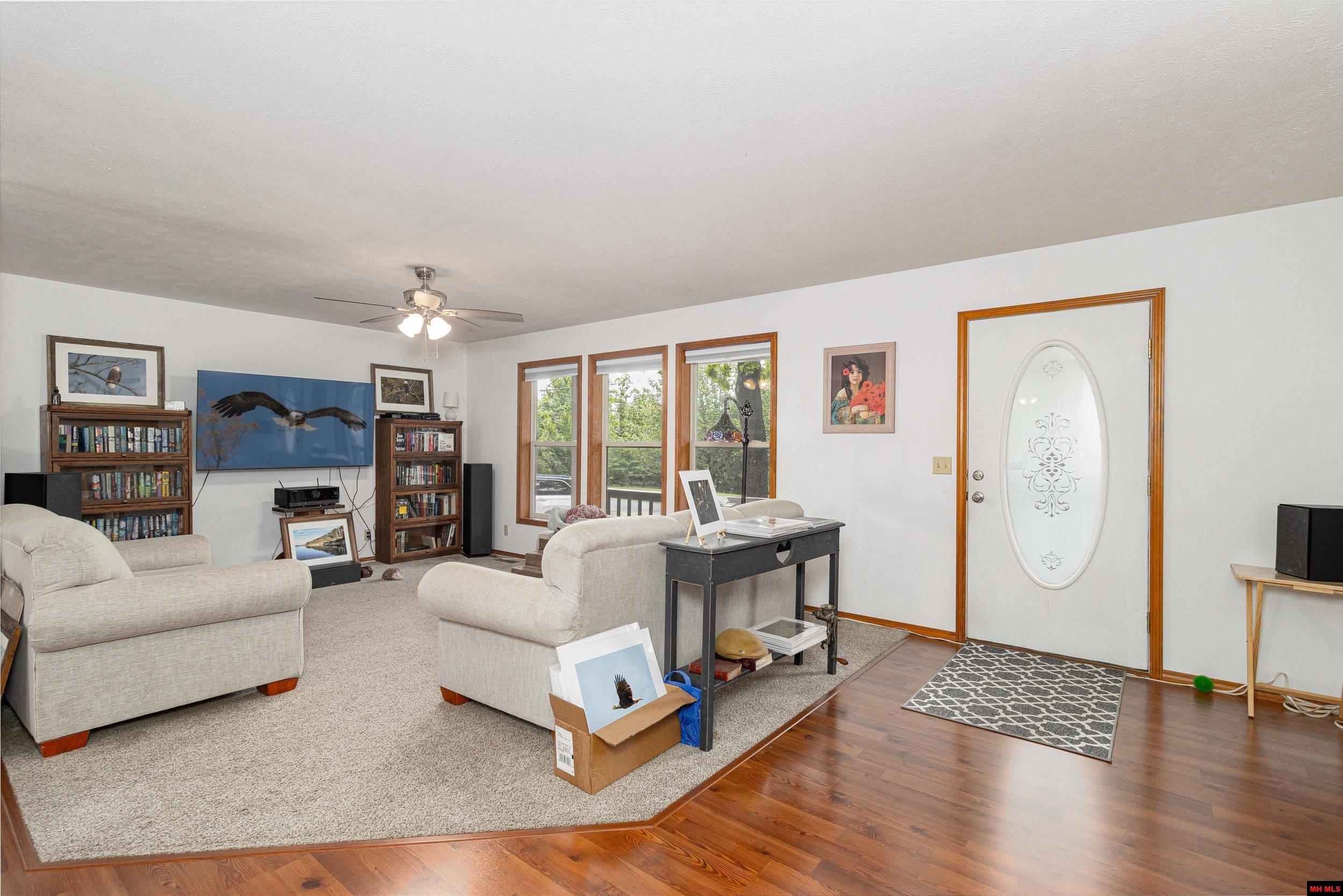 902 MARILYN AVENUE Bull Shoals, AR 72619