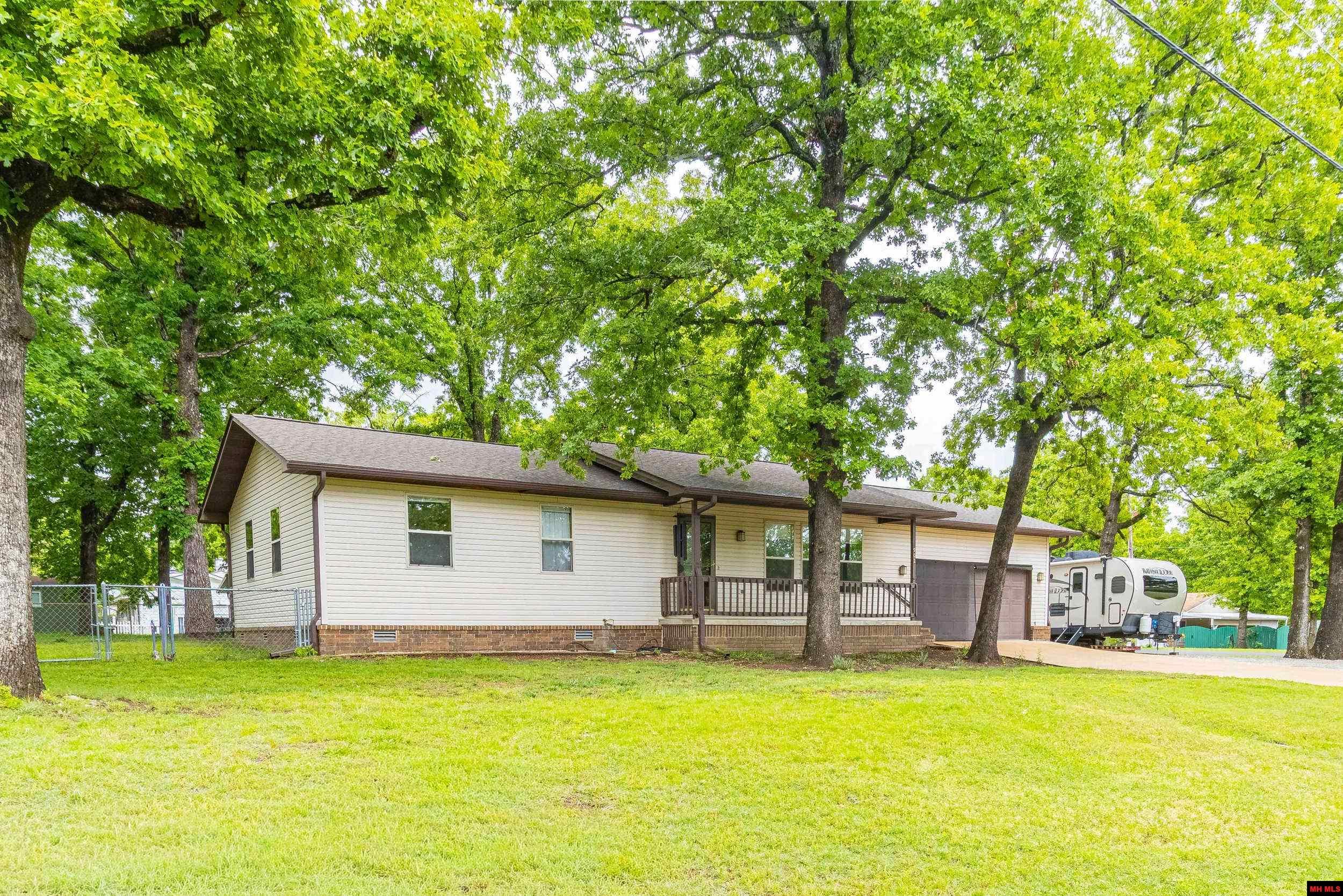 902 MARILYN AVENUE Bull Shoals, AR 72619