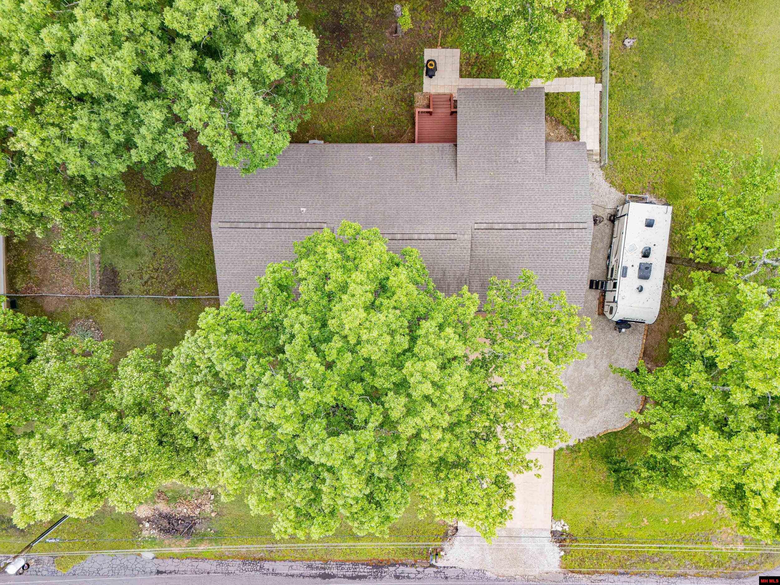 902 MARILYN AVENUE Bull Shoals, AR 72619