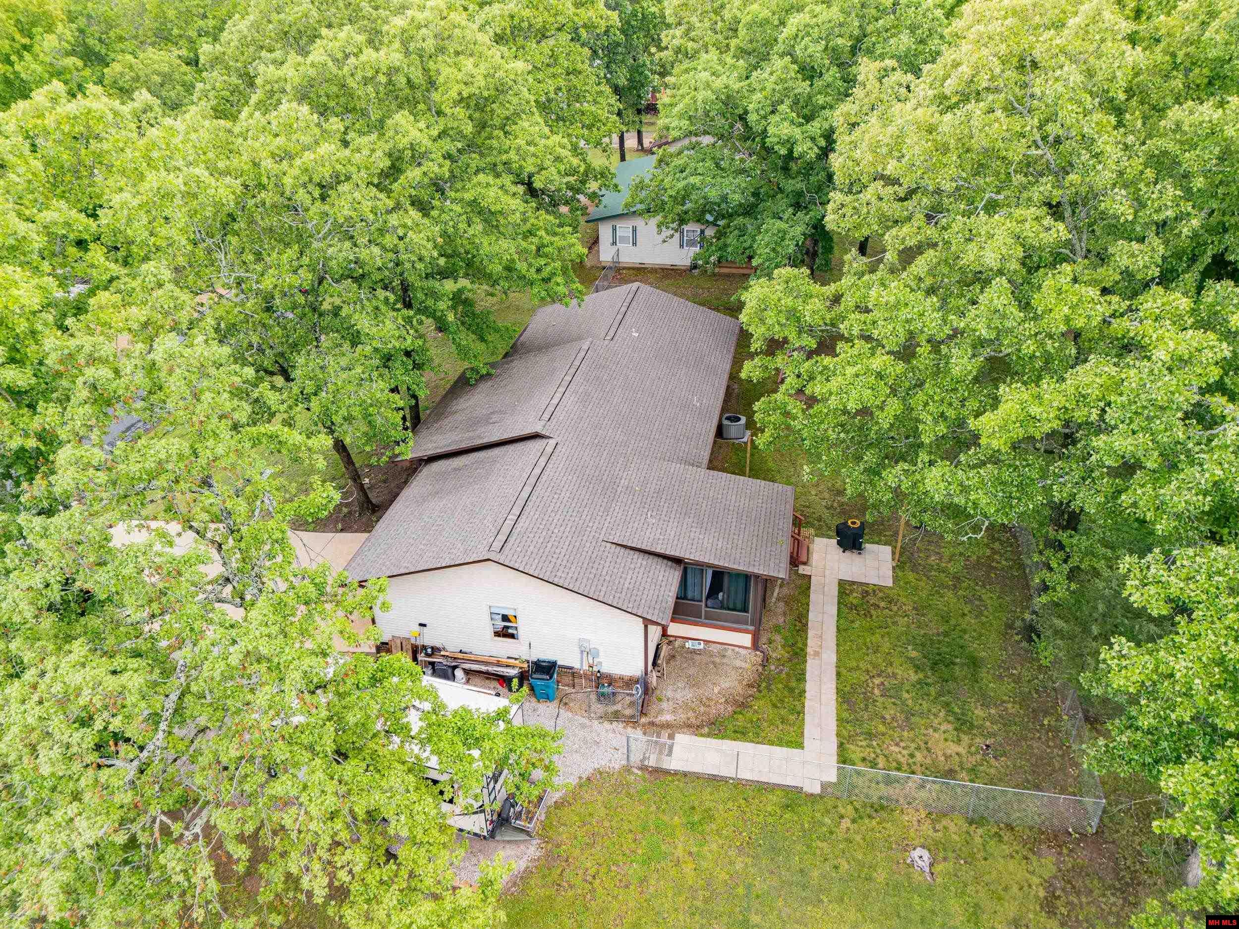 902 MARILYN AVENUE Bull Shoals, AR 72619