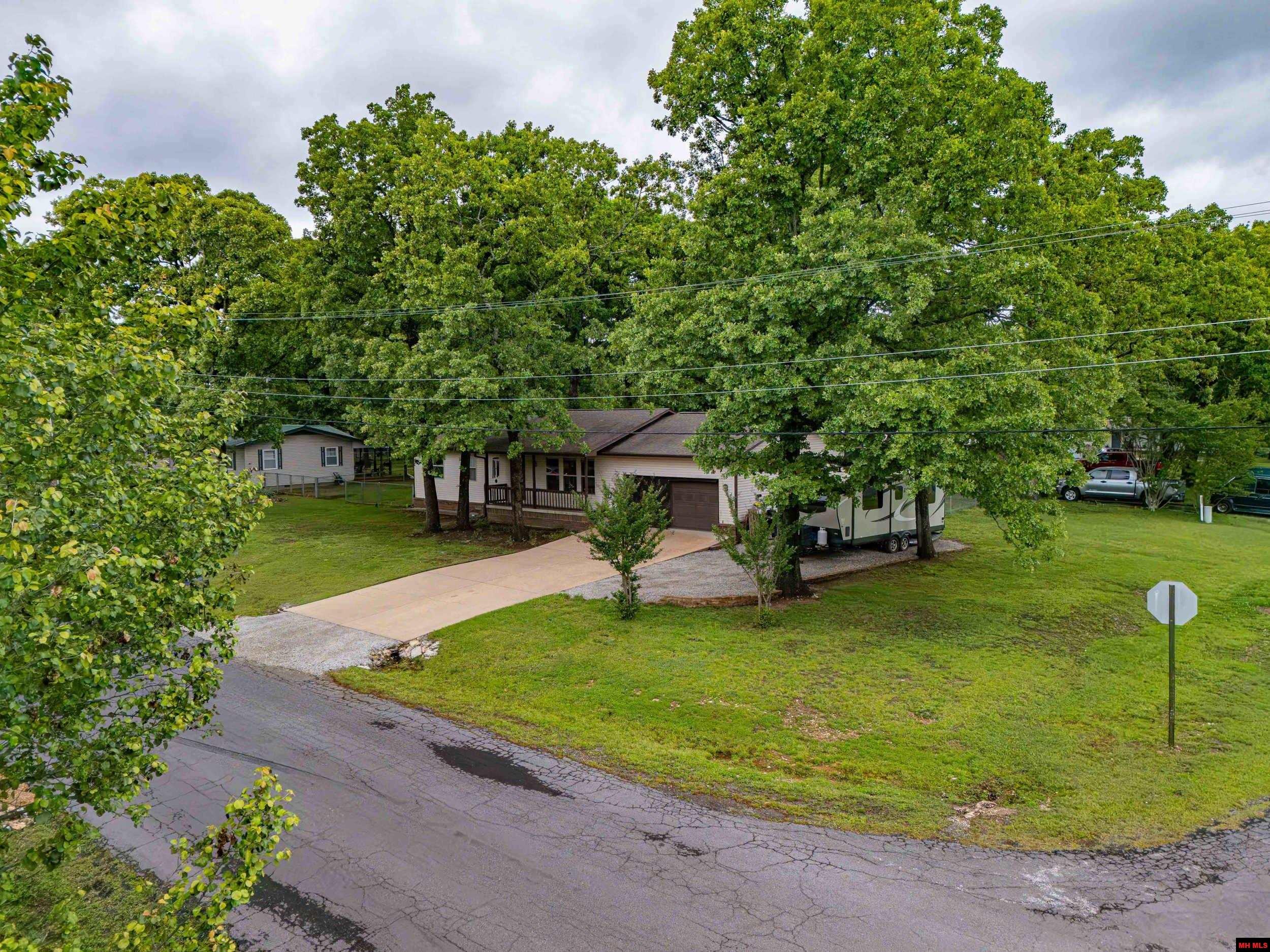902 MARILYN AVENUE Bull Shoals, AR 72619