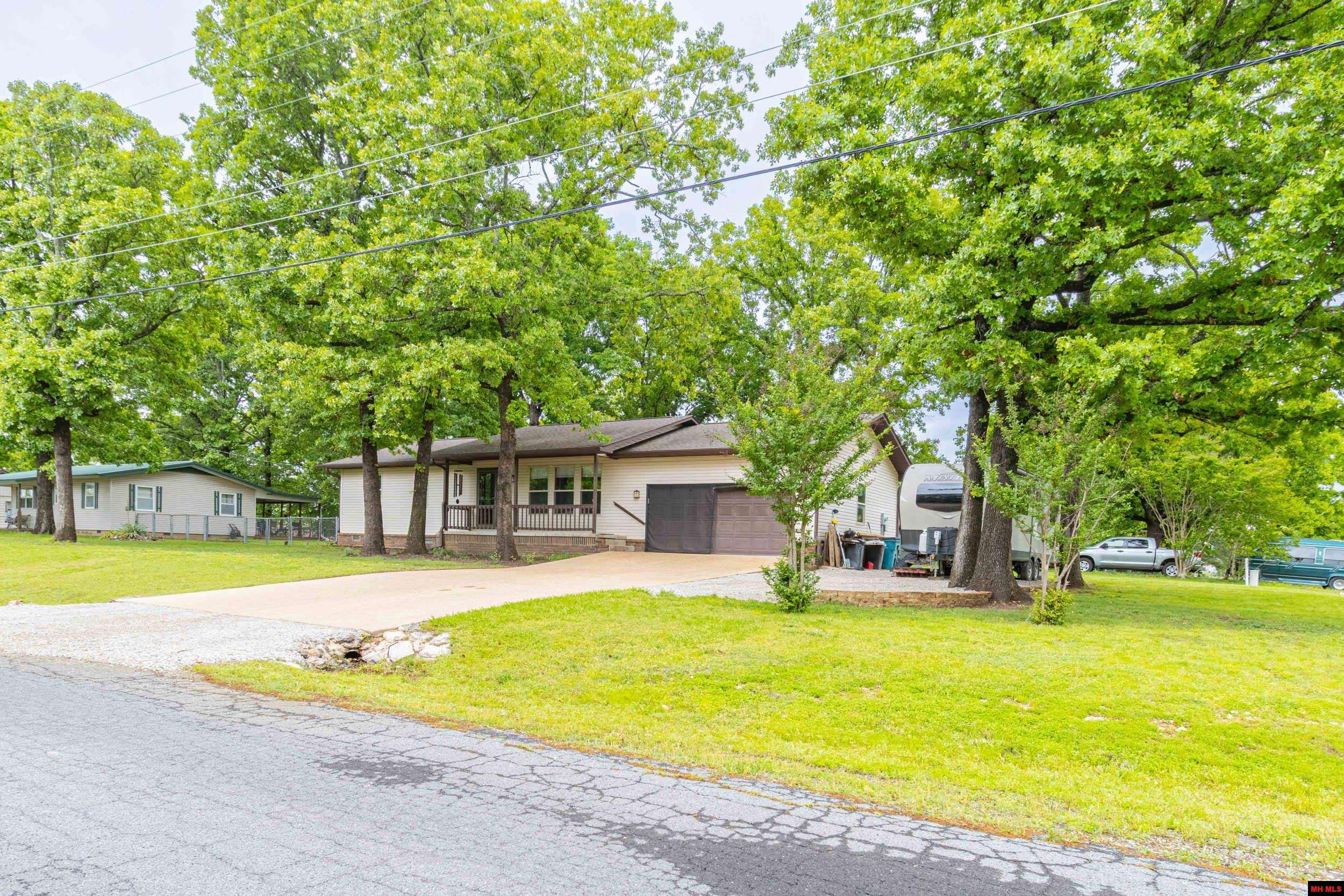 902 MARILYN AVENUE Bull Shoals, AR 72619