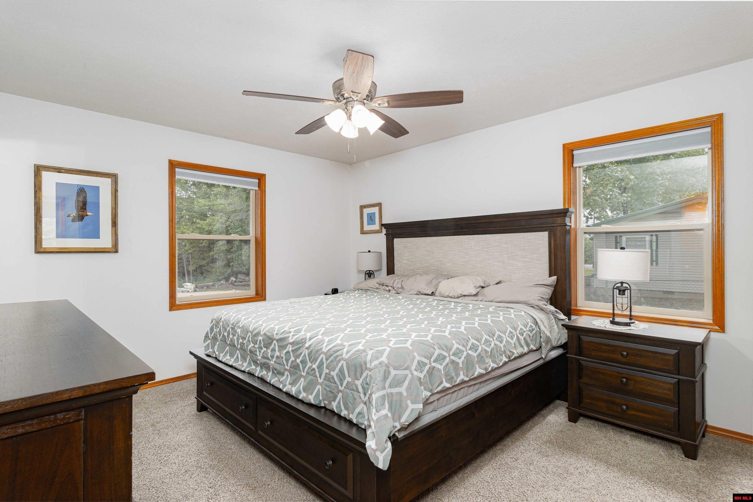 902 MARILYN AVENUE Bull Shoals, AR 72619