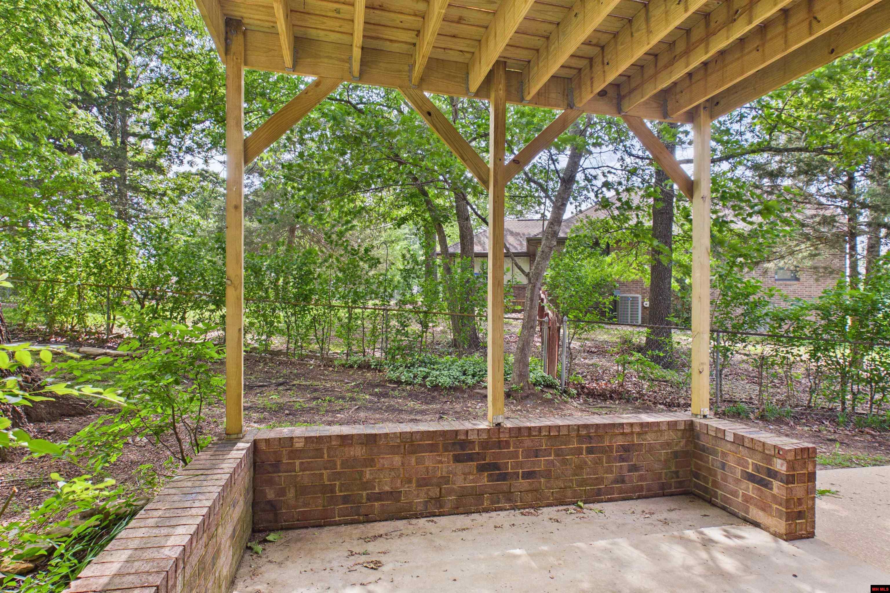 82 Northpointe Drive