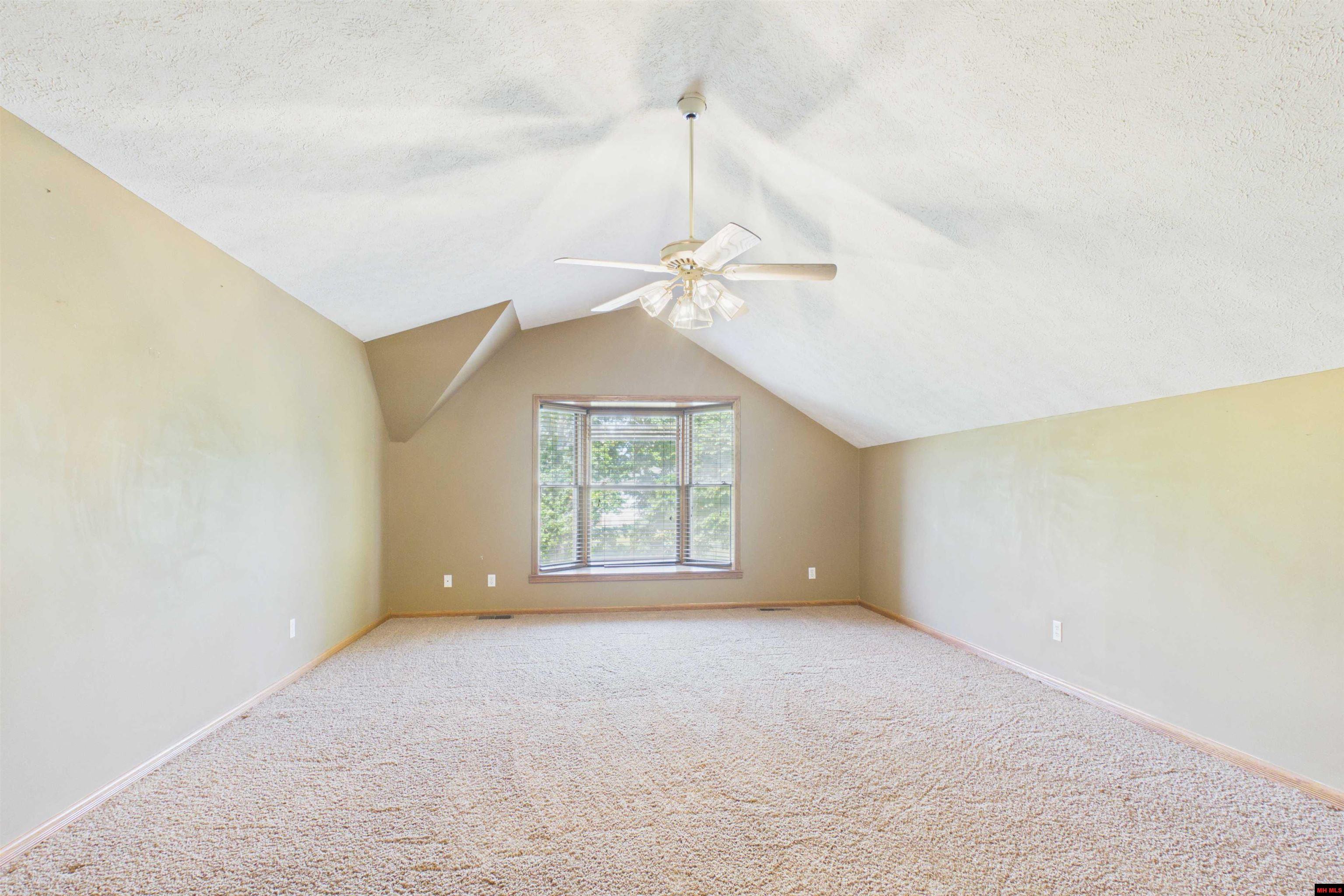 82 Northpointe Drive