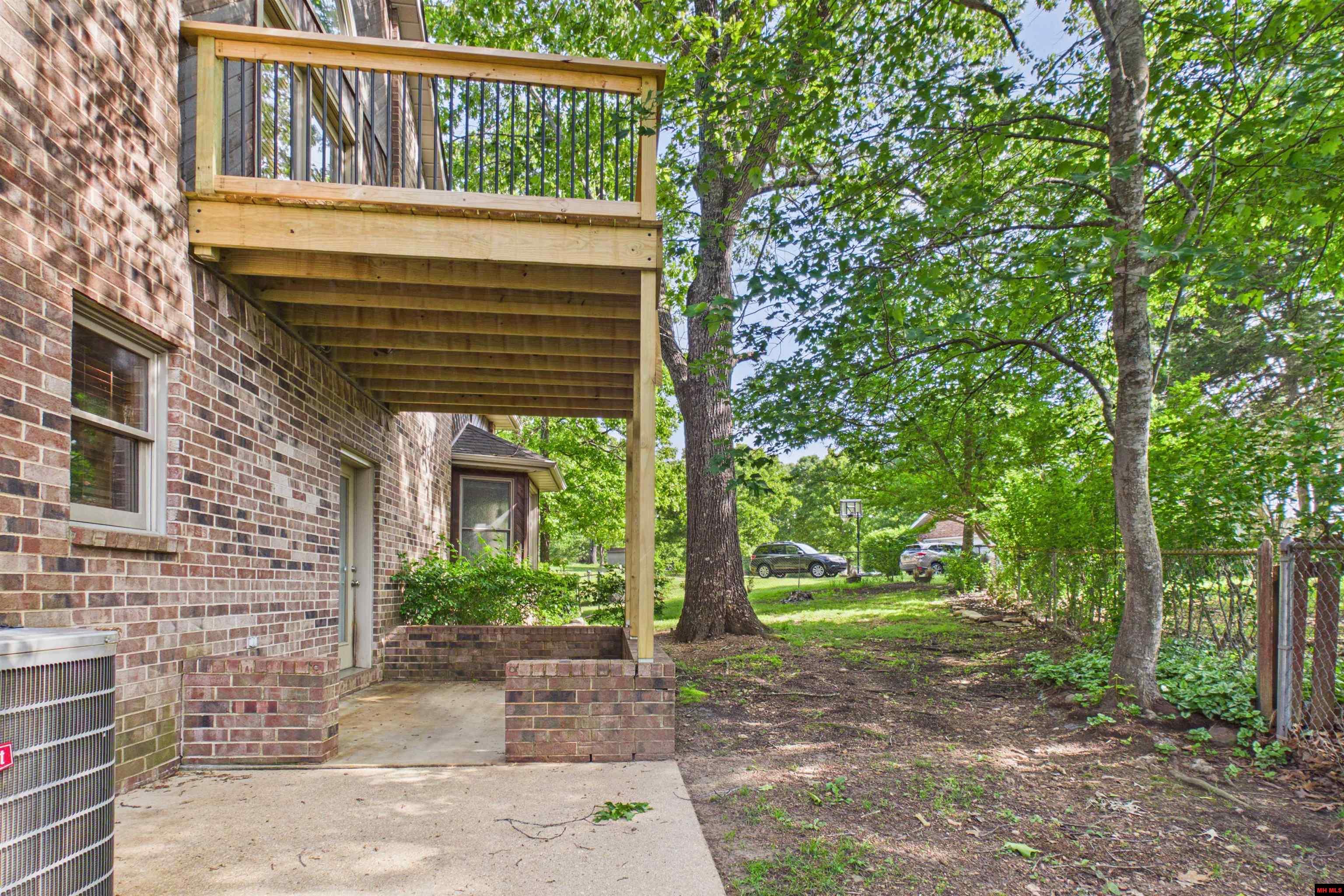 82 Northpointe Drive