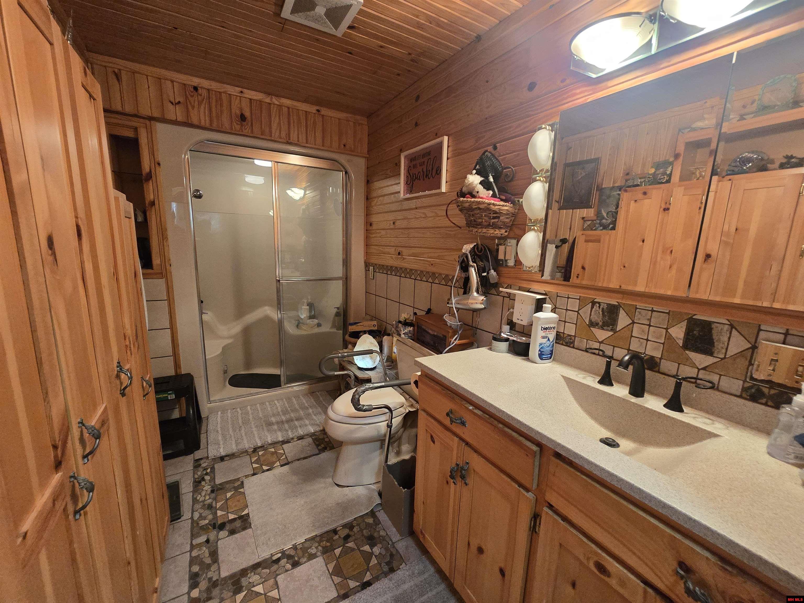 1535 MC 142 Oakland, AR 72661