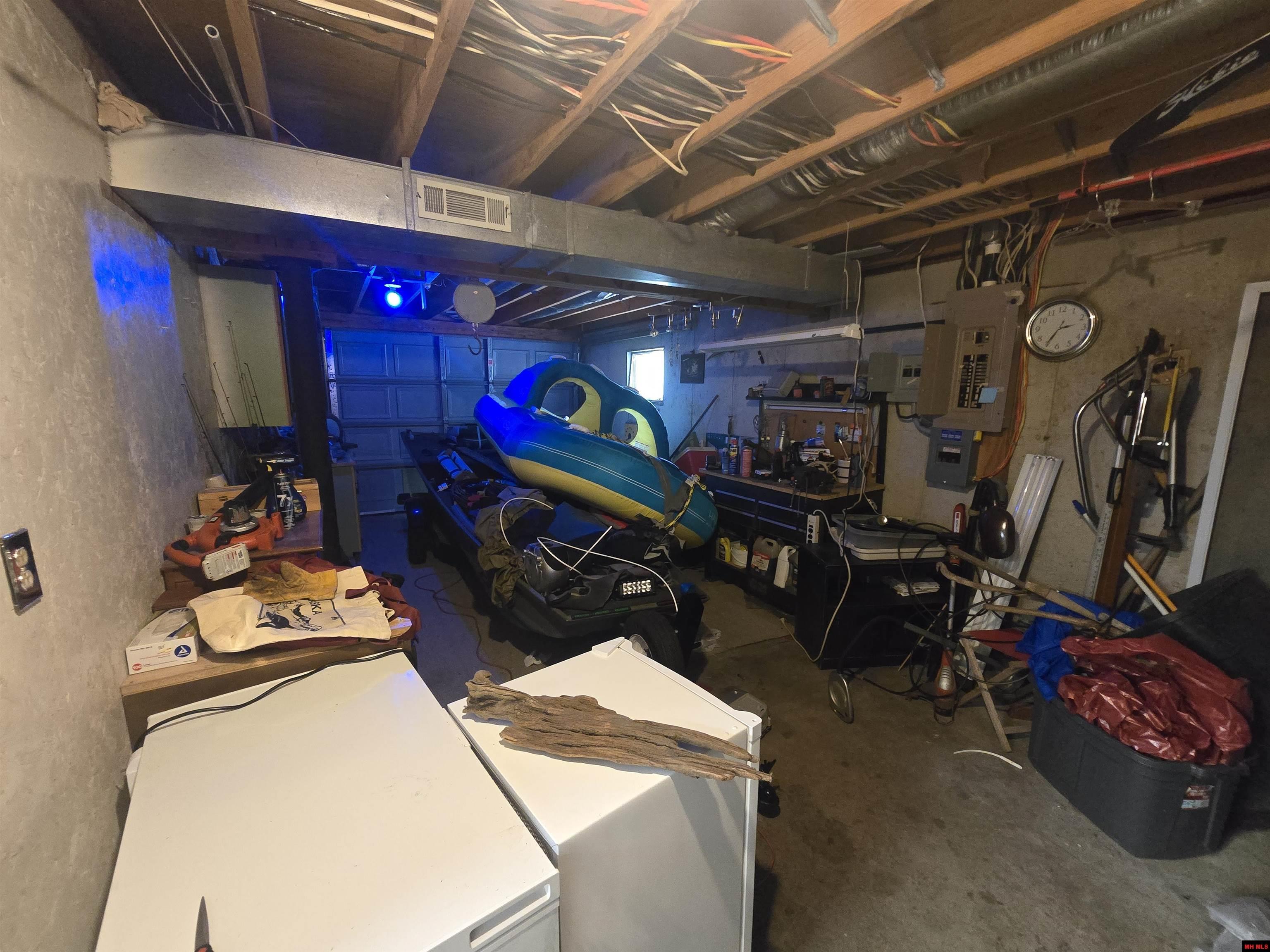 1535 MC 142 Oakland, AR 72661