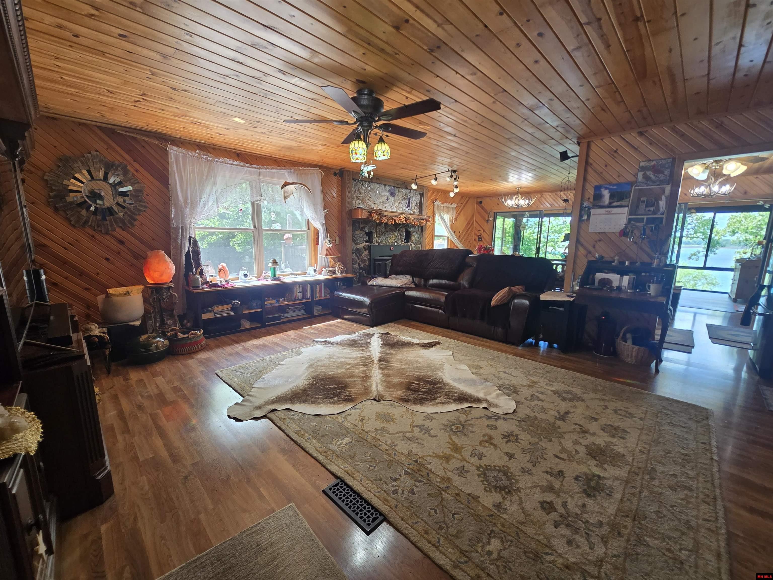 1535 MC 142 Oakland, AR 72661