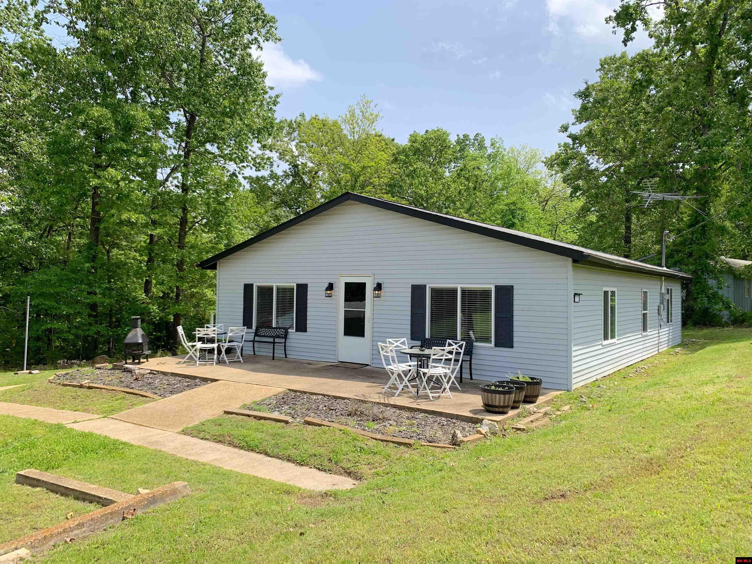 2229 CENTRAL BOULEVARD Bull Shoals, AR 72619