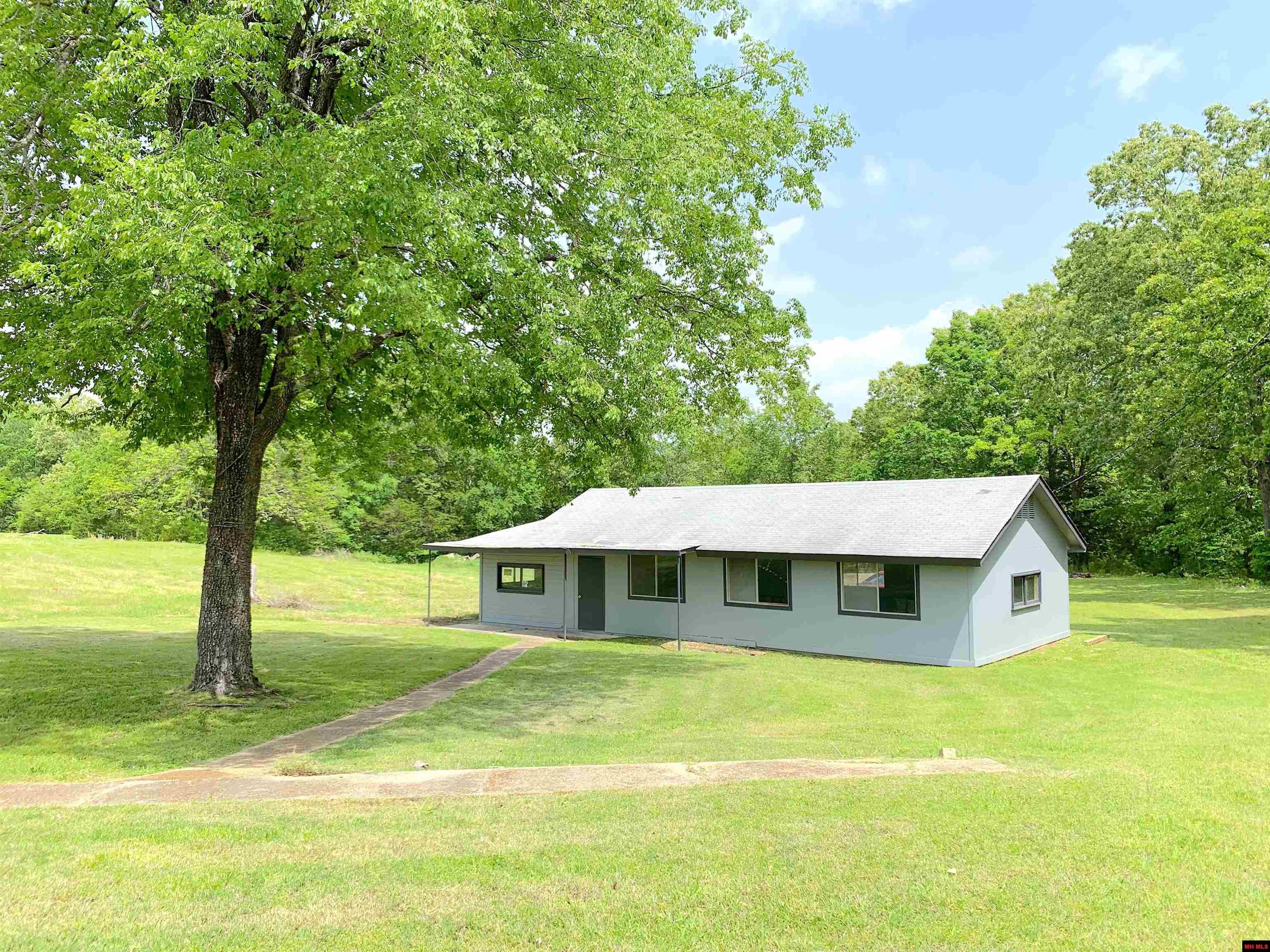 2229 CENTRAL BOULEVARD Bull Shoals, AR 72619