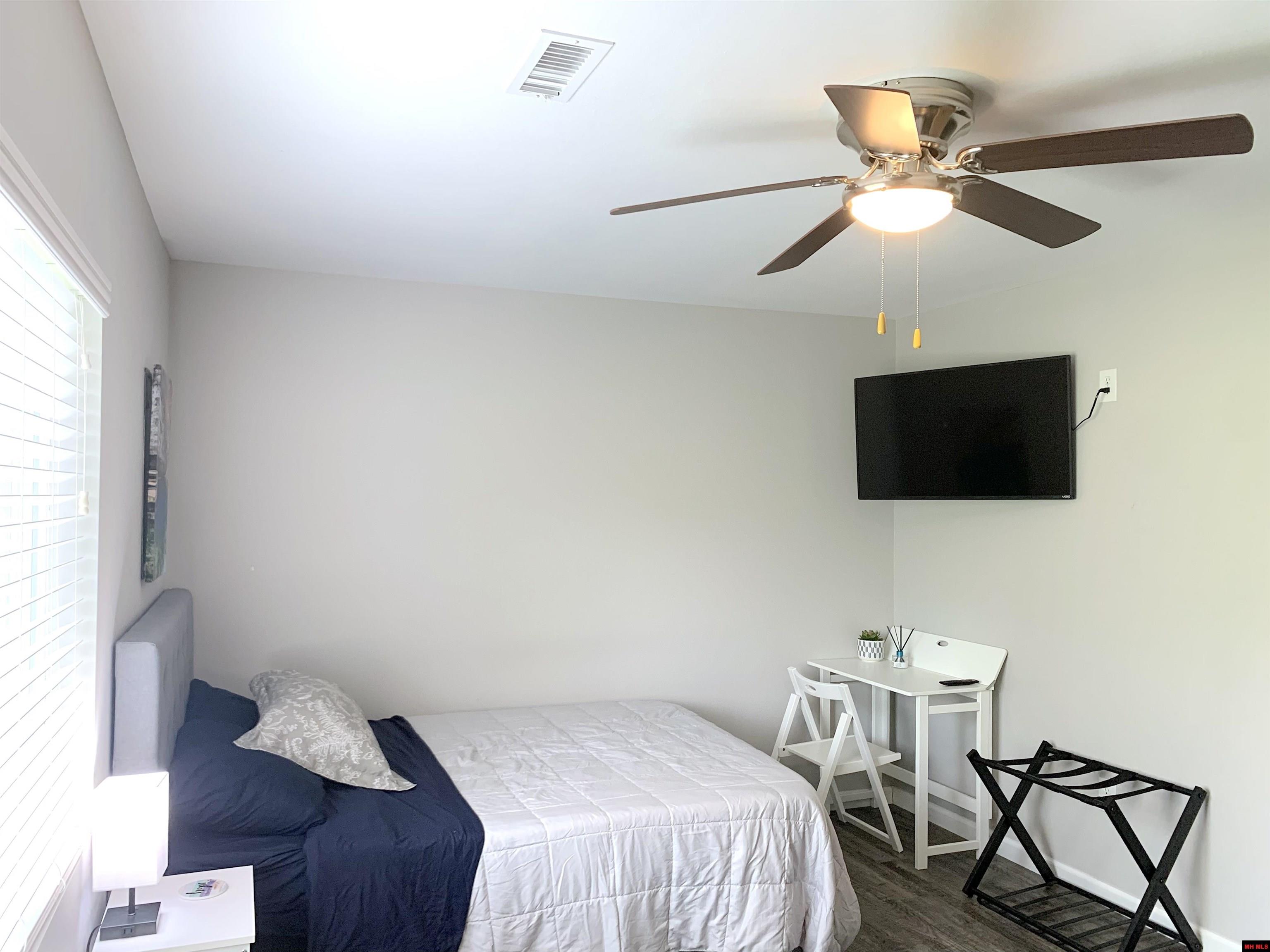 2229 CENTRAL BOULEVARD Bull Shoals, AR 72619