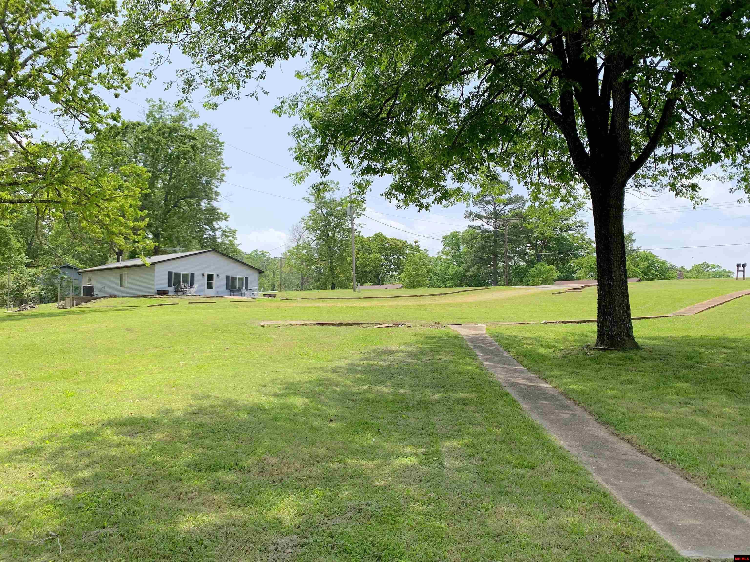 2229 CENTRAL BOULEVARD Bull Shoals, AR 72619