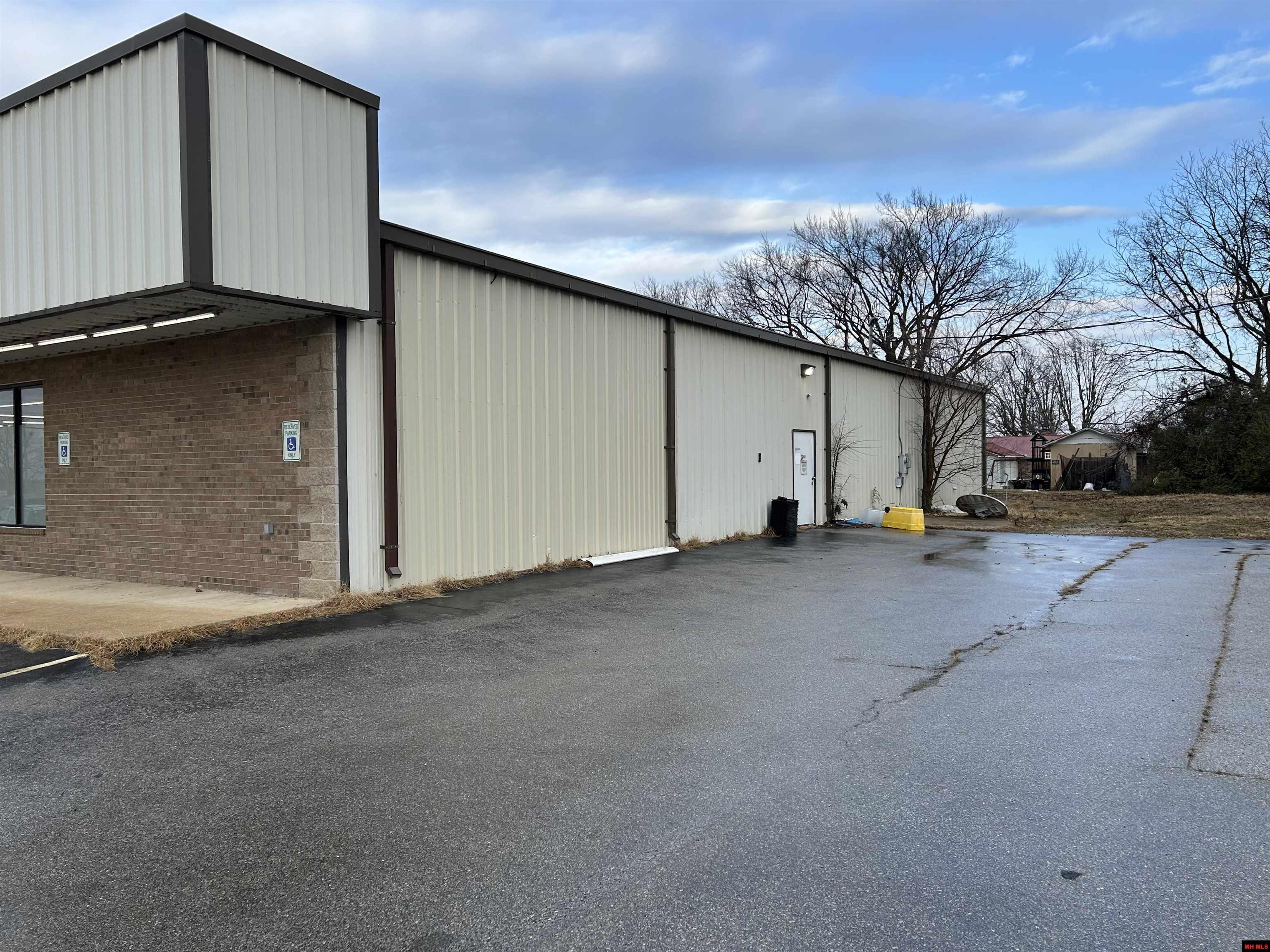 106 E MAIN STREET Gassville, AR