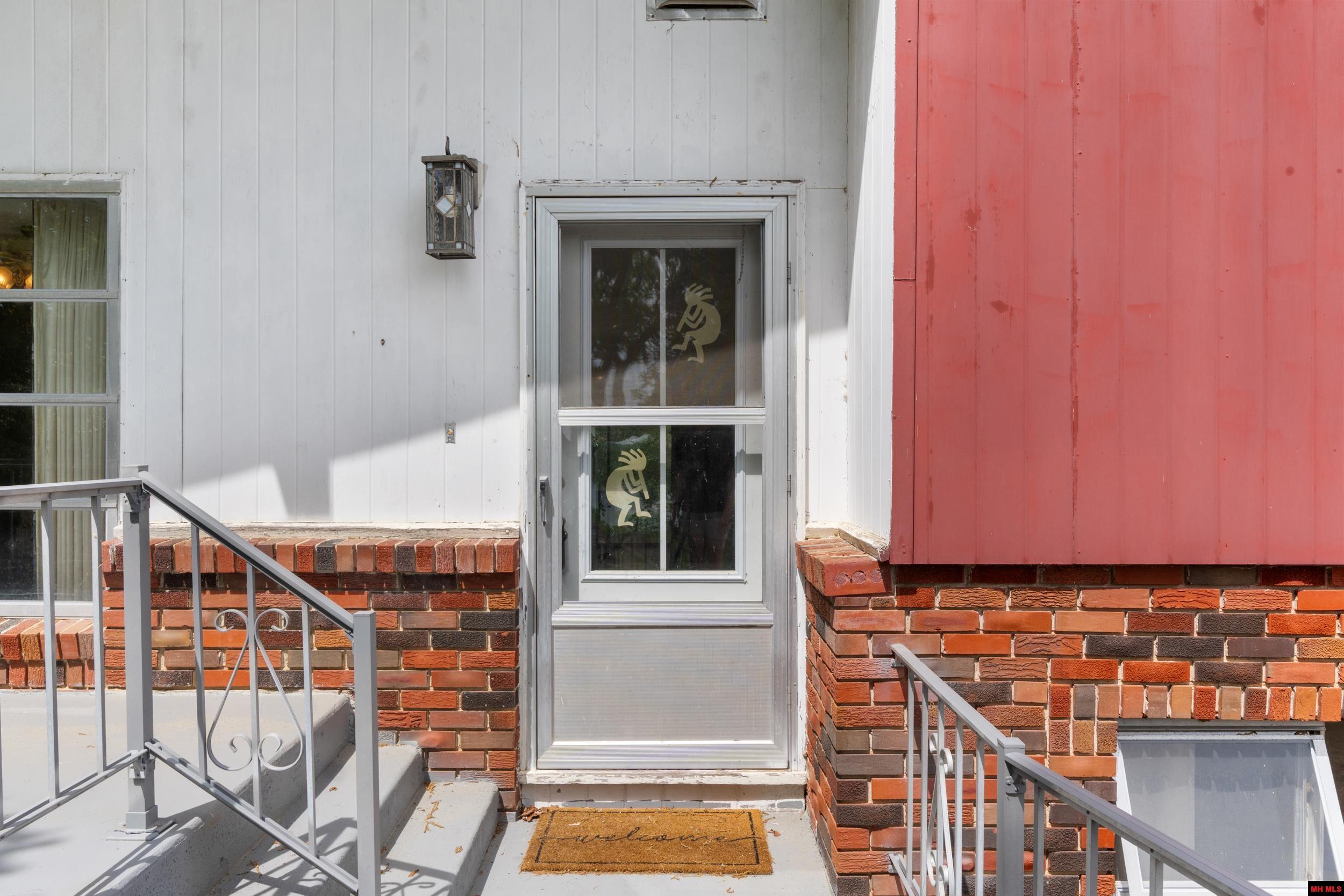 284 Crestview Drive