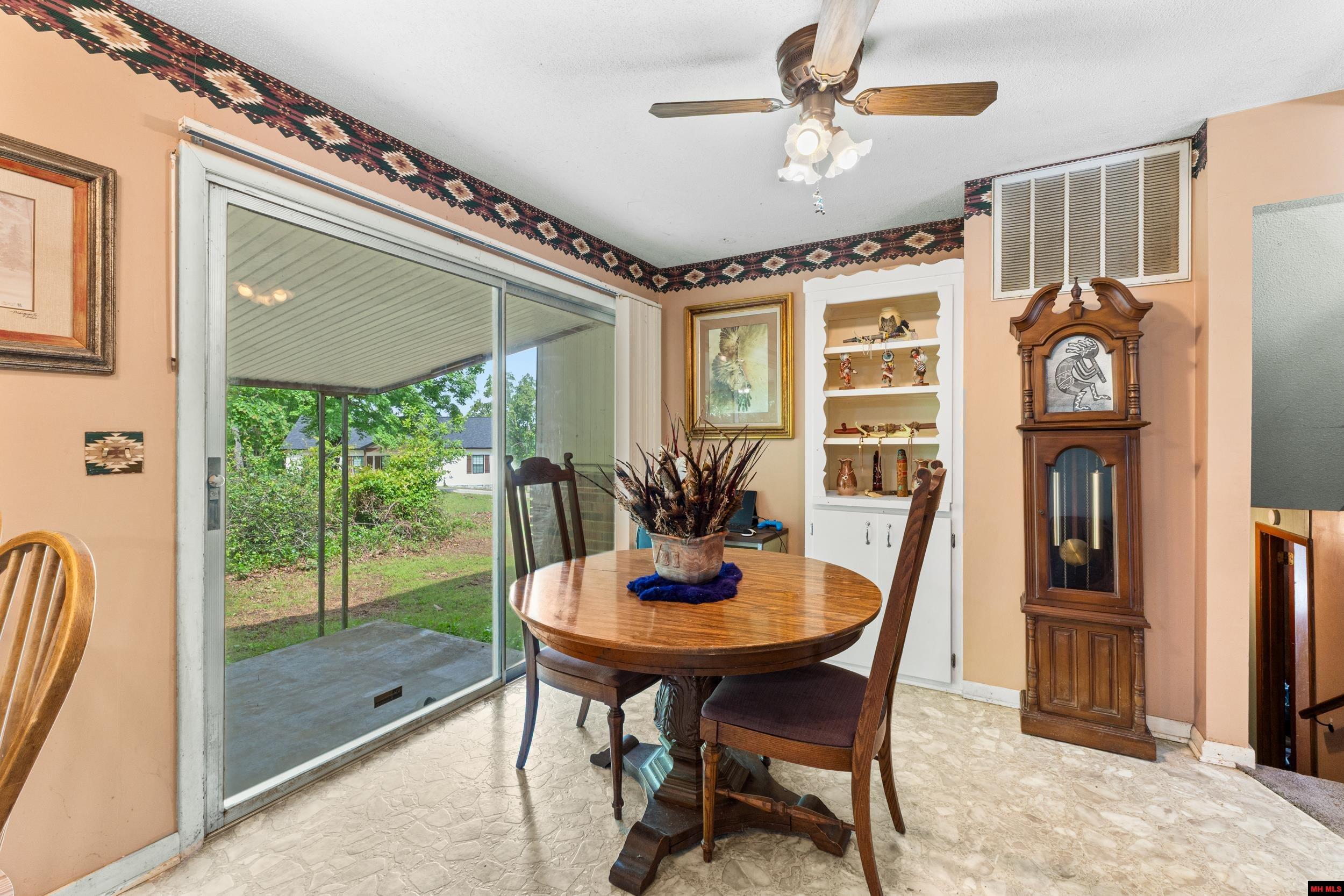 284 Crestview Drive