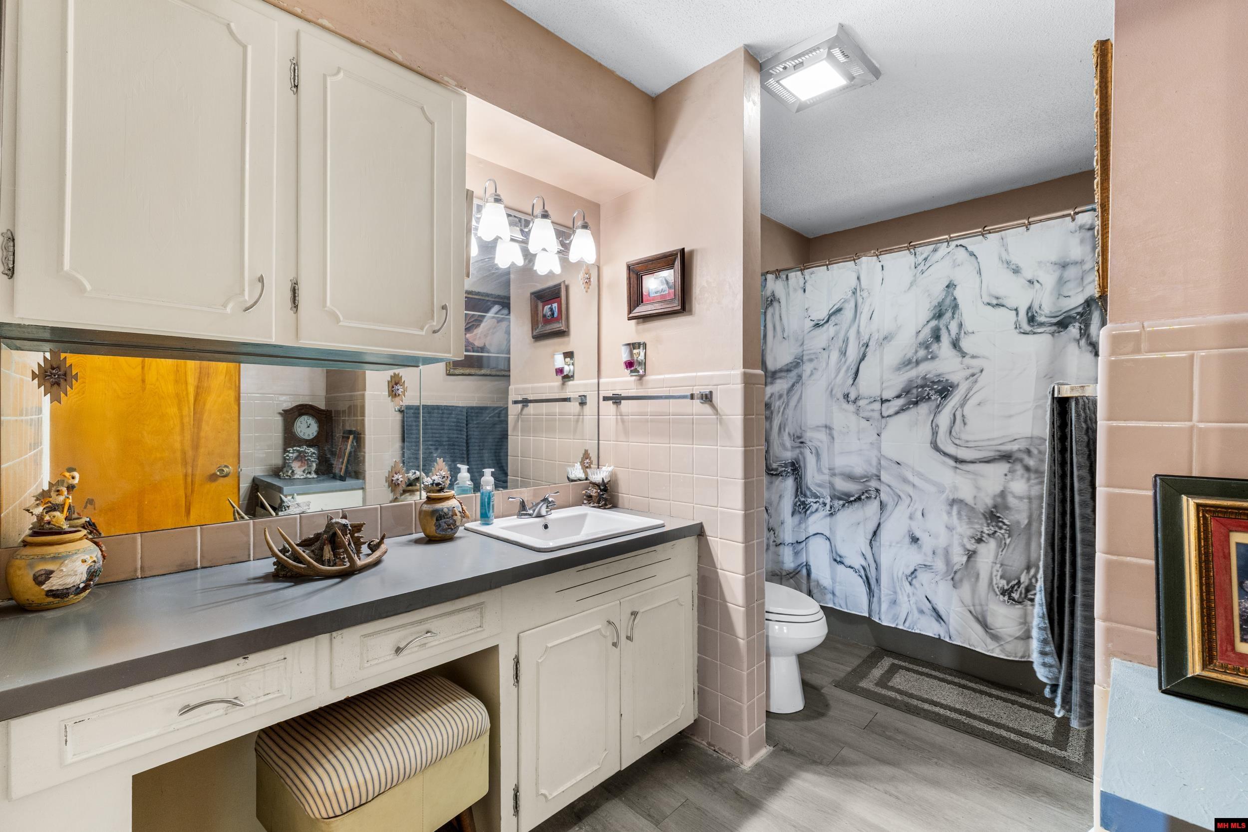 284 Crestview Drive