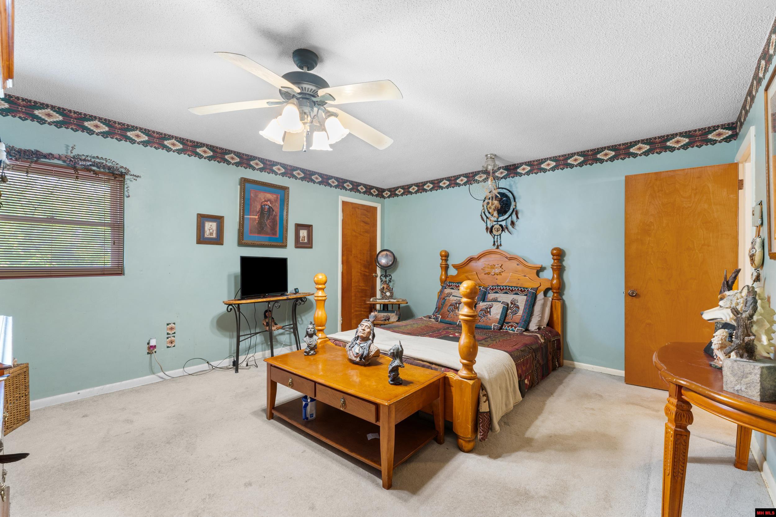 284 Crestview Drive