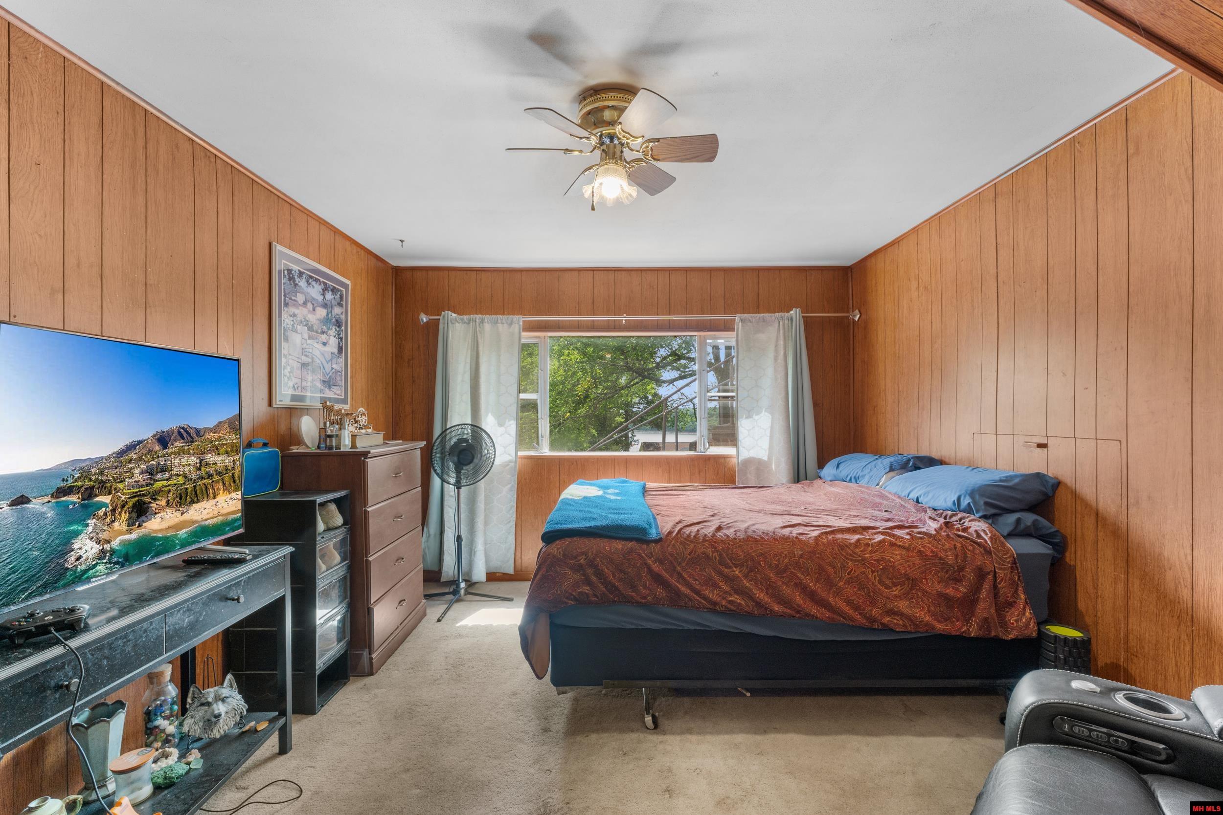 284 Crestview Drive