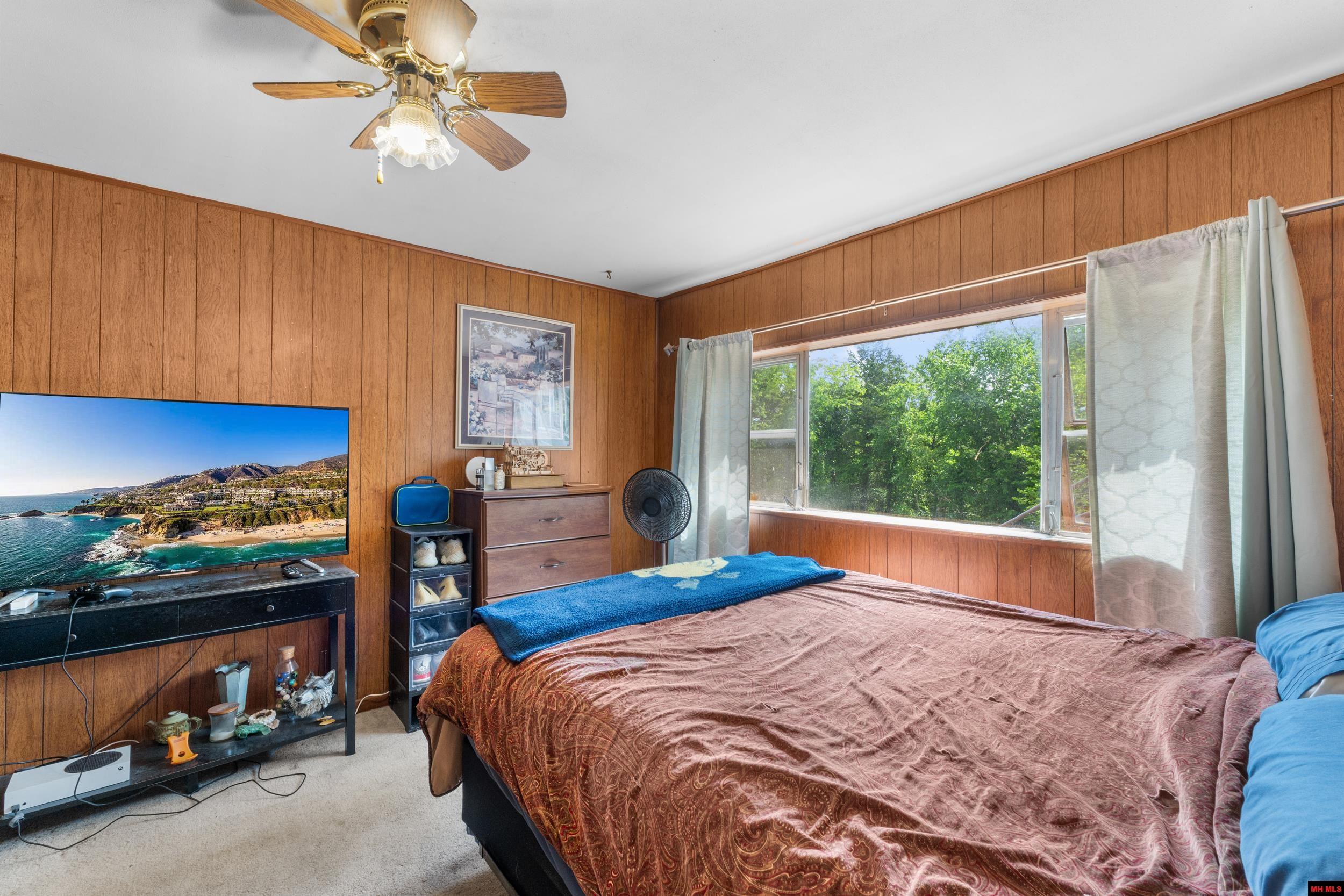 284 Crestview Drive