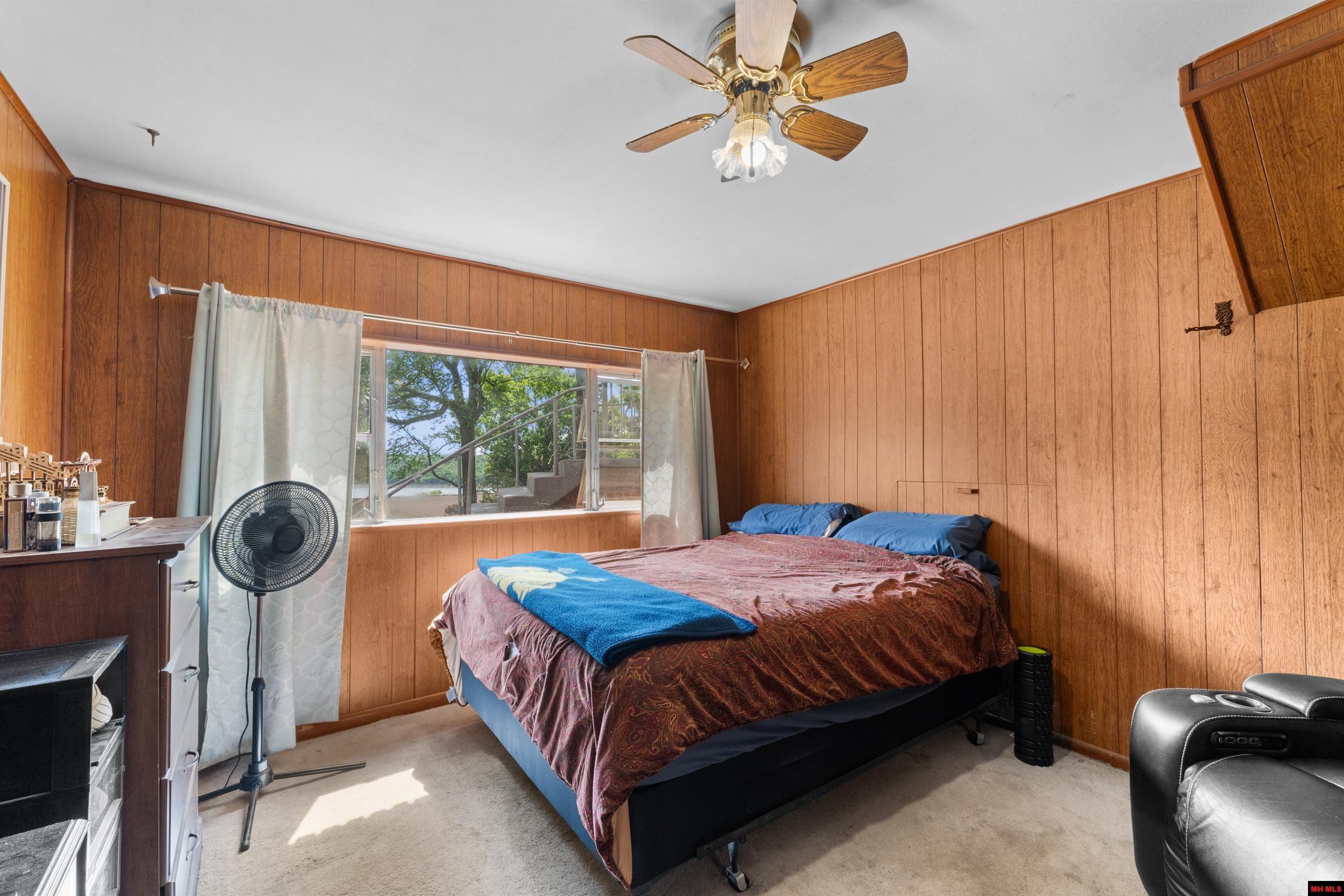 284 Crestview Drive