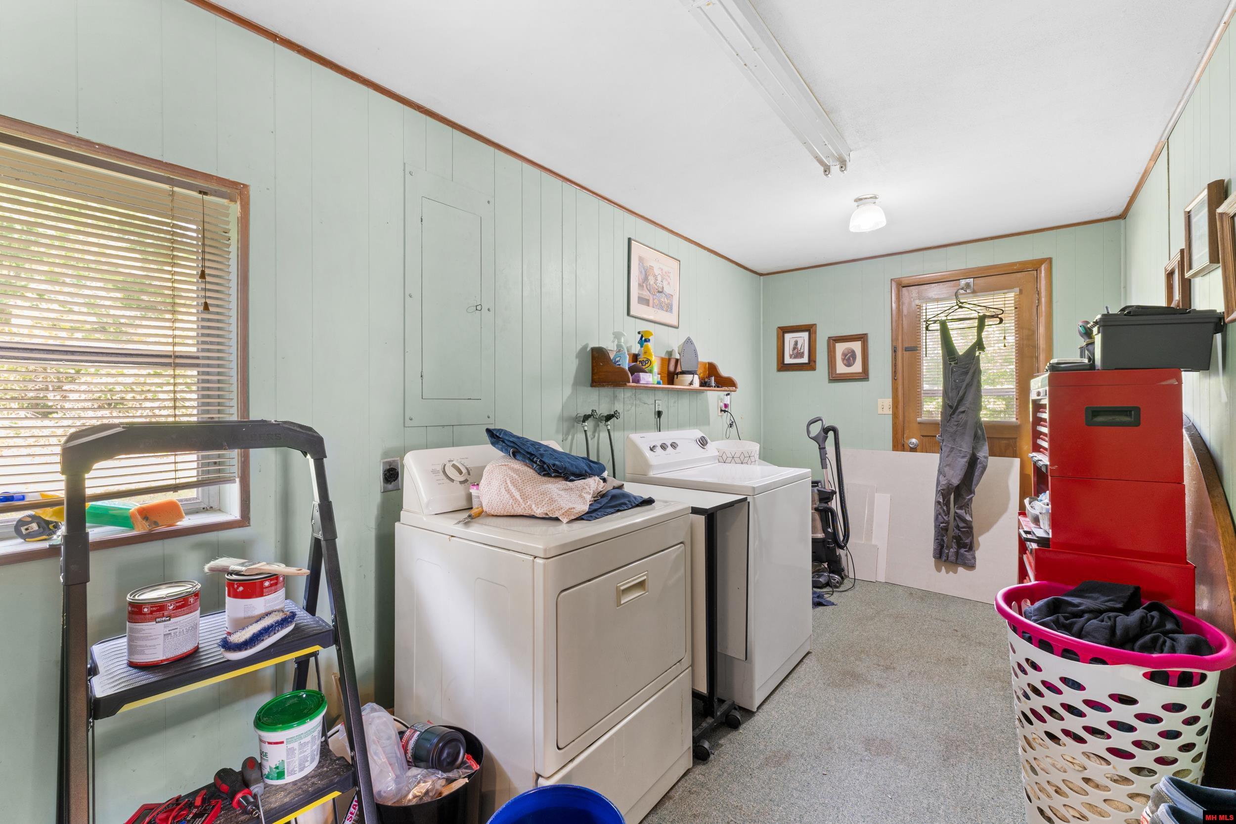 284 Crestview Drive