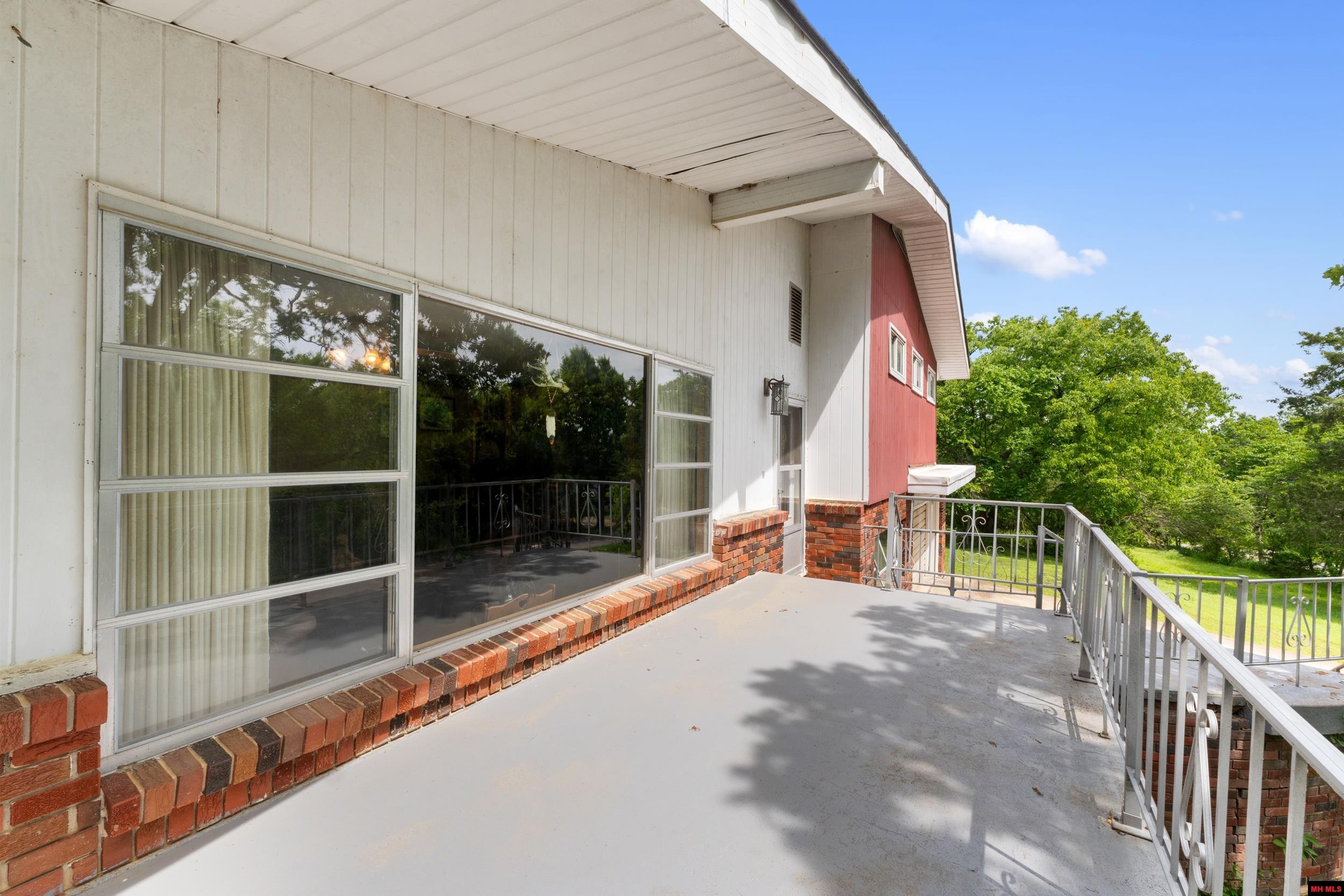 284 Crestview Drive