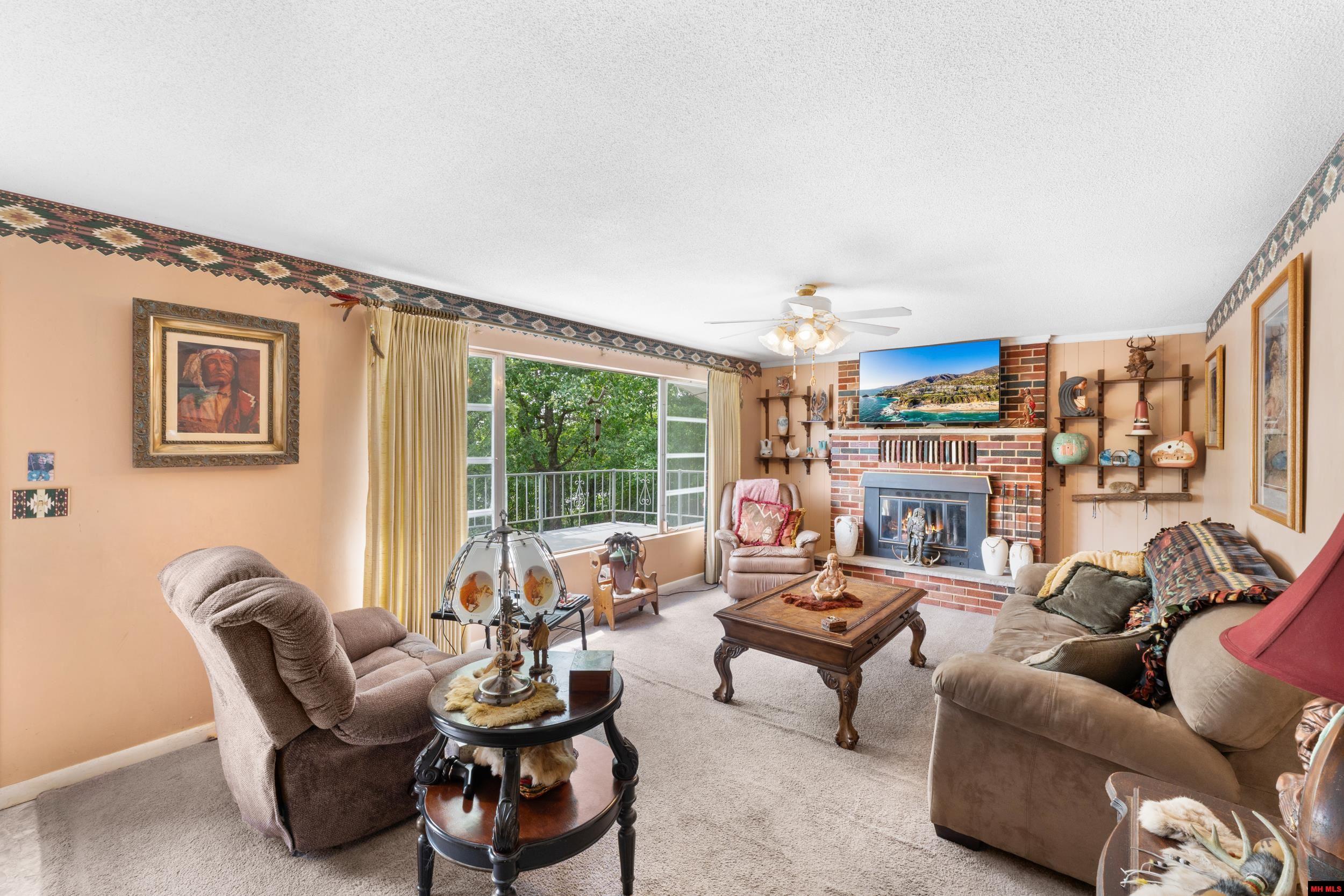 284 Crestview Drive