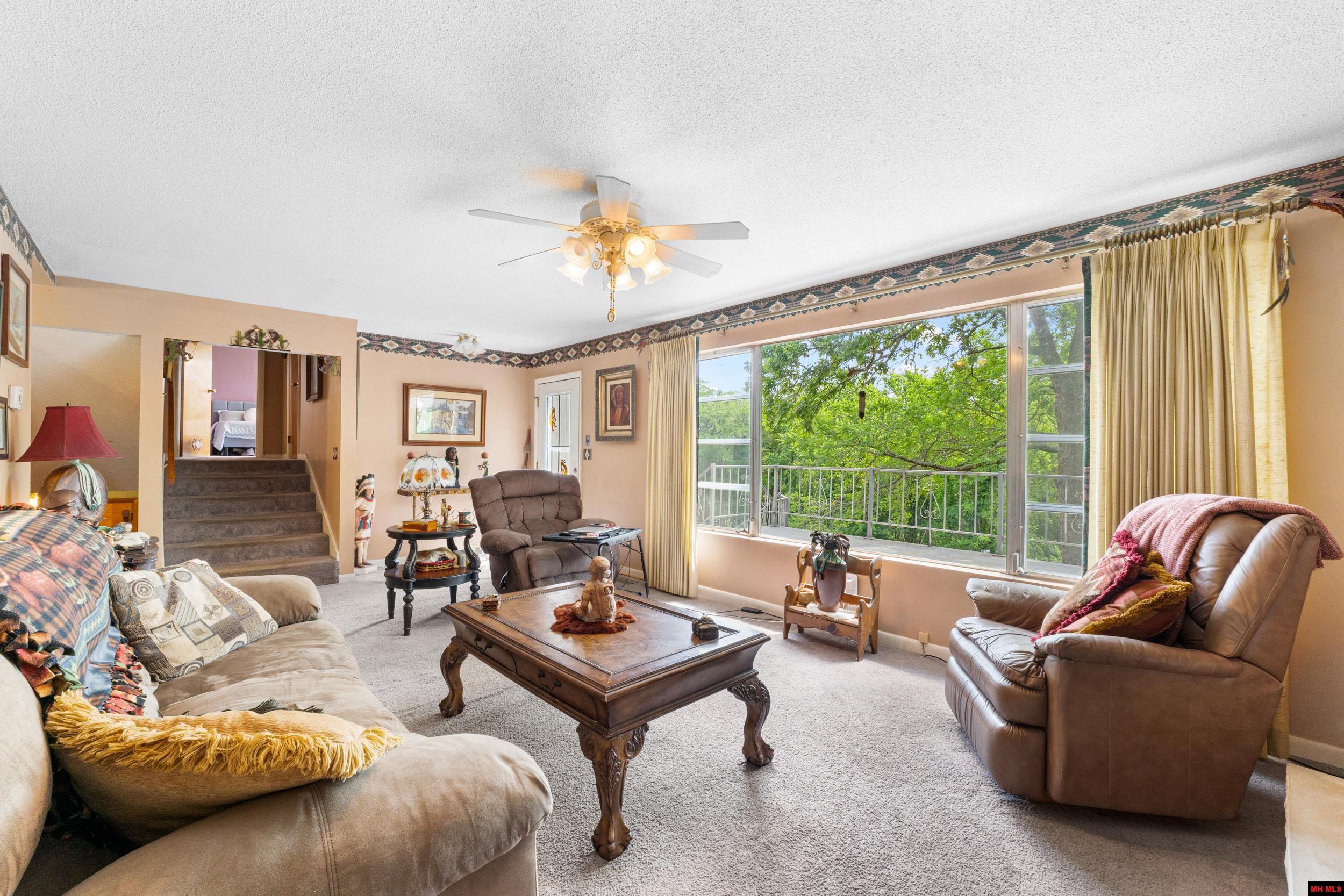 284 Crestview Drive