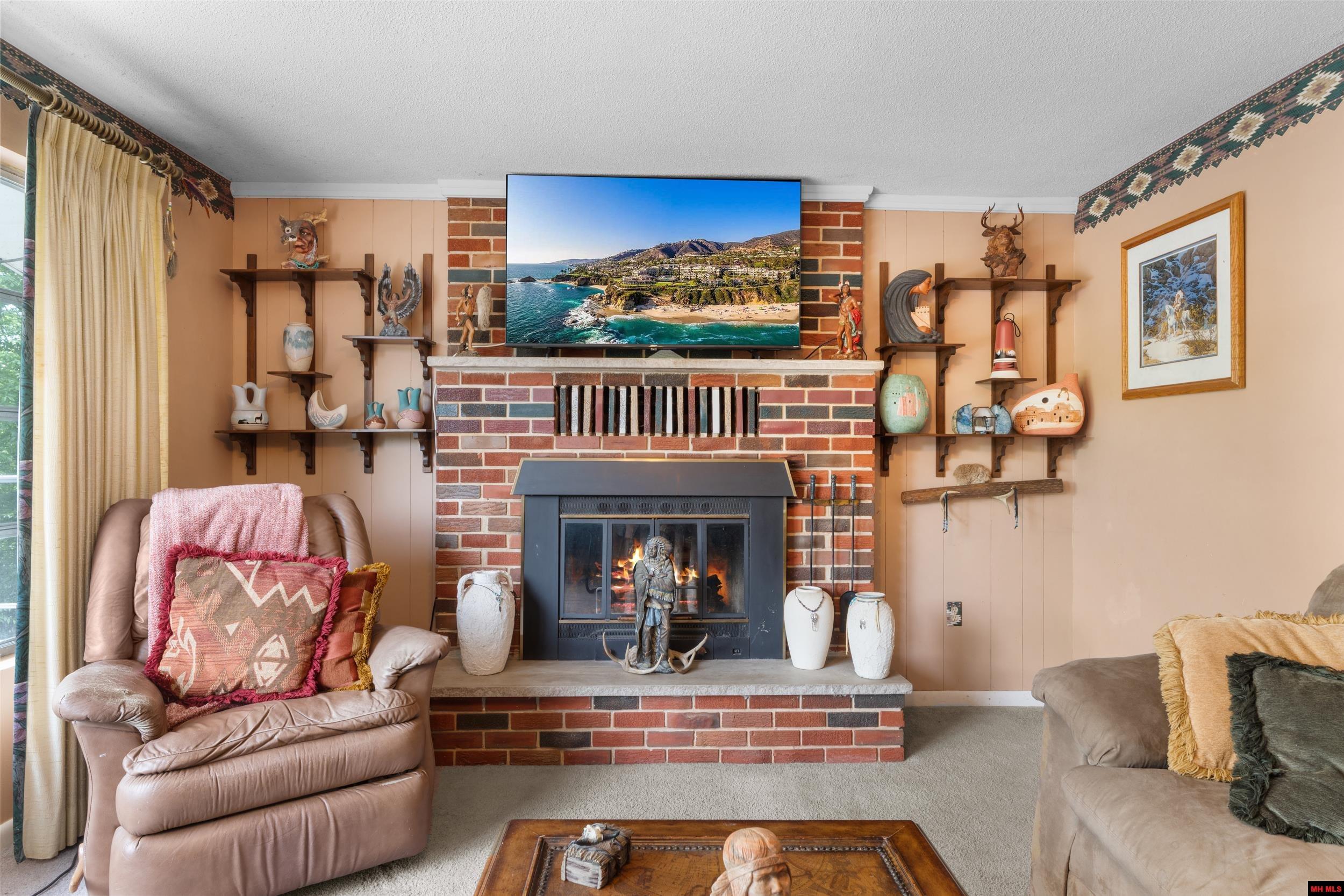 284 Crestview Drive