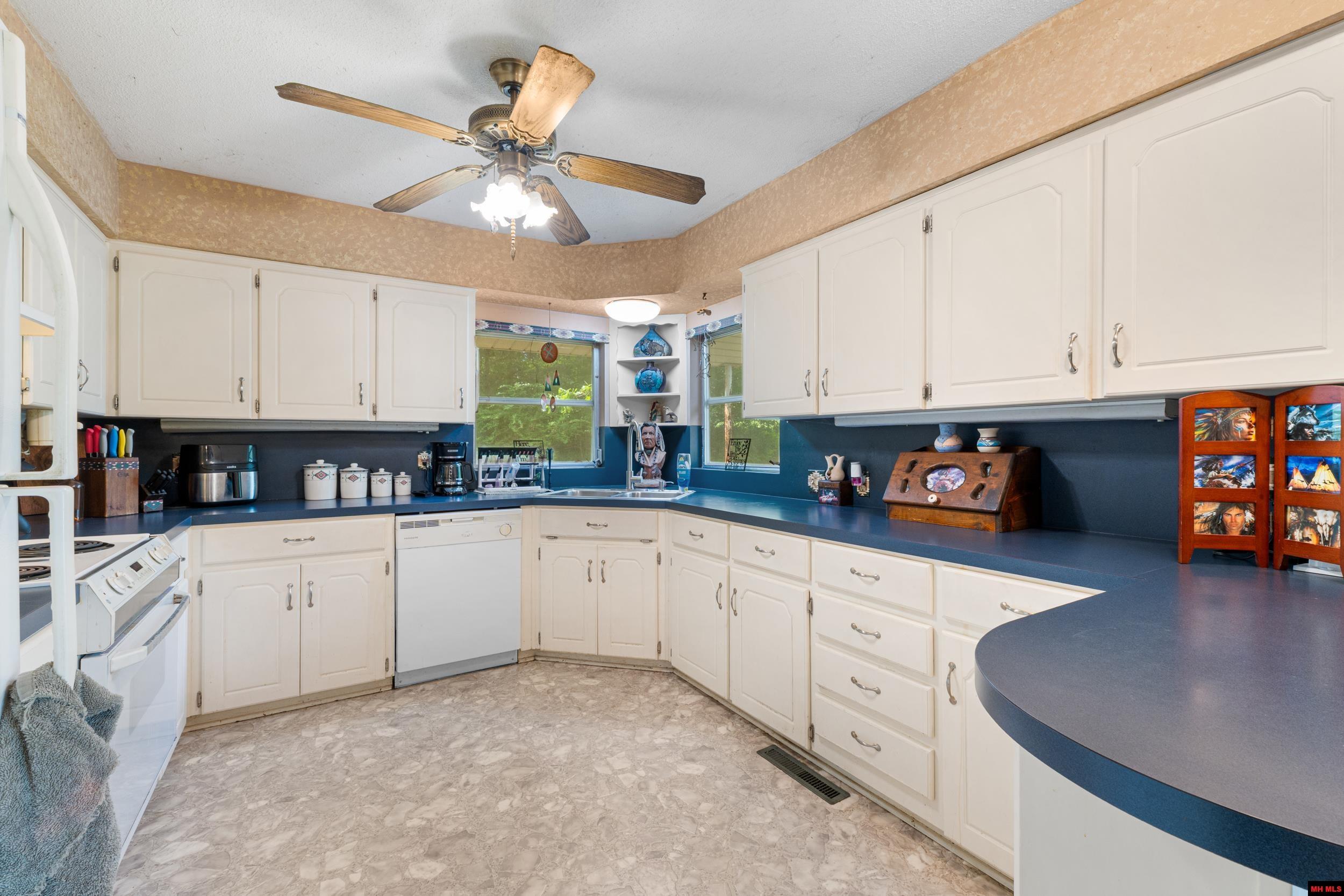 284 Crestview Drive