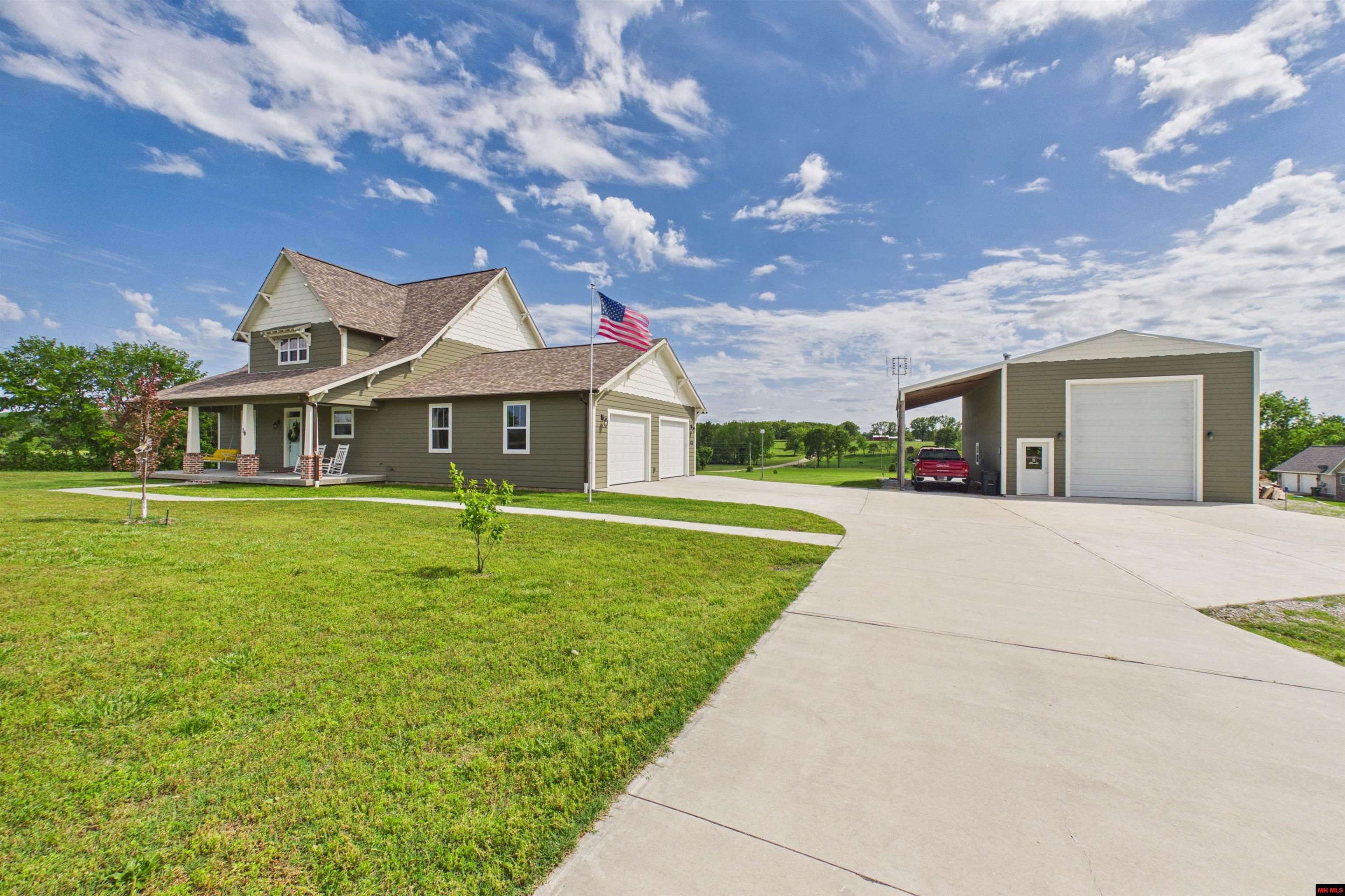16 DEBONAIR COURT Gassville, AR 72635
