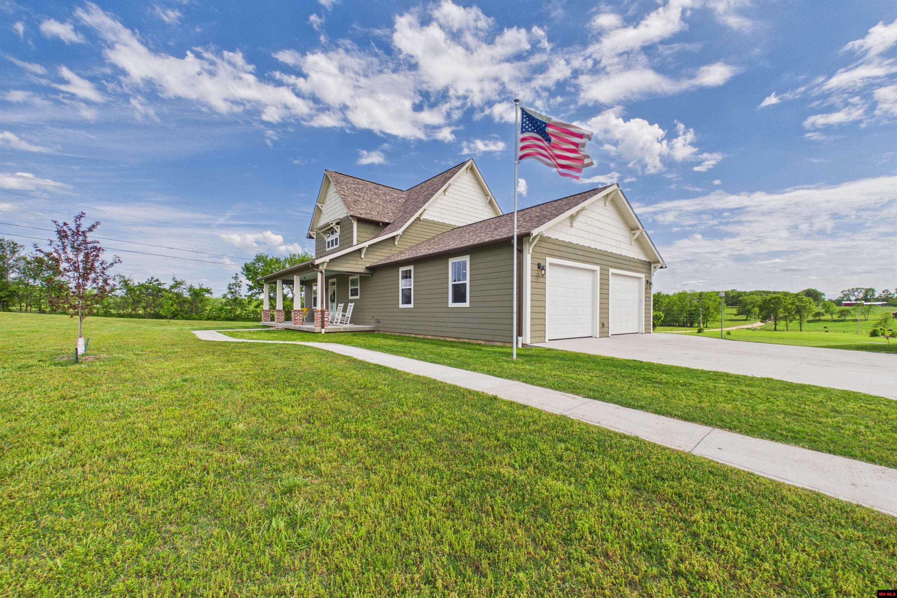 16 DEBONAIR COURT Gassville, AR 72635