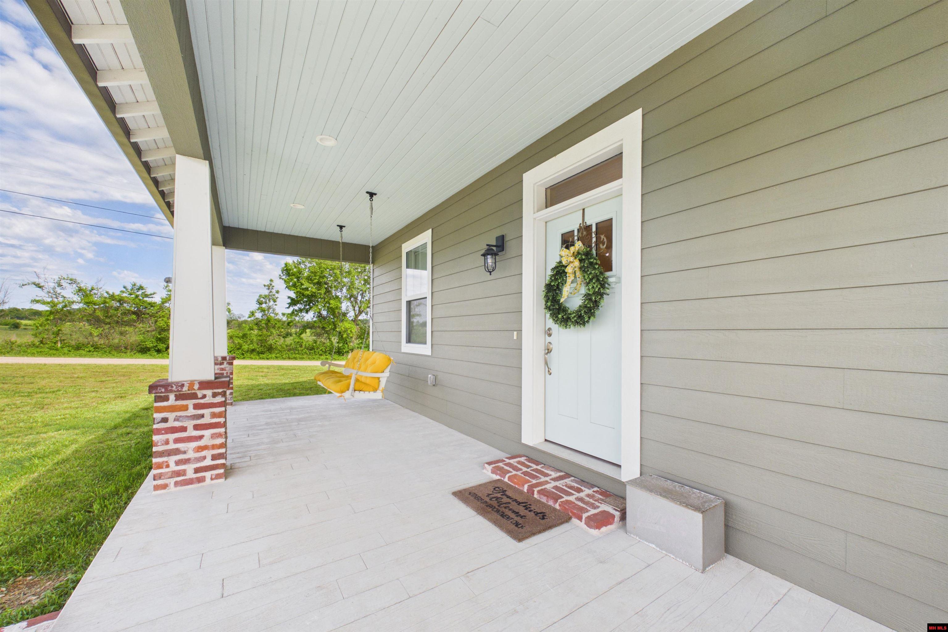 16 DEBONAIR COURT Gassville, AR 72635