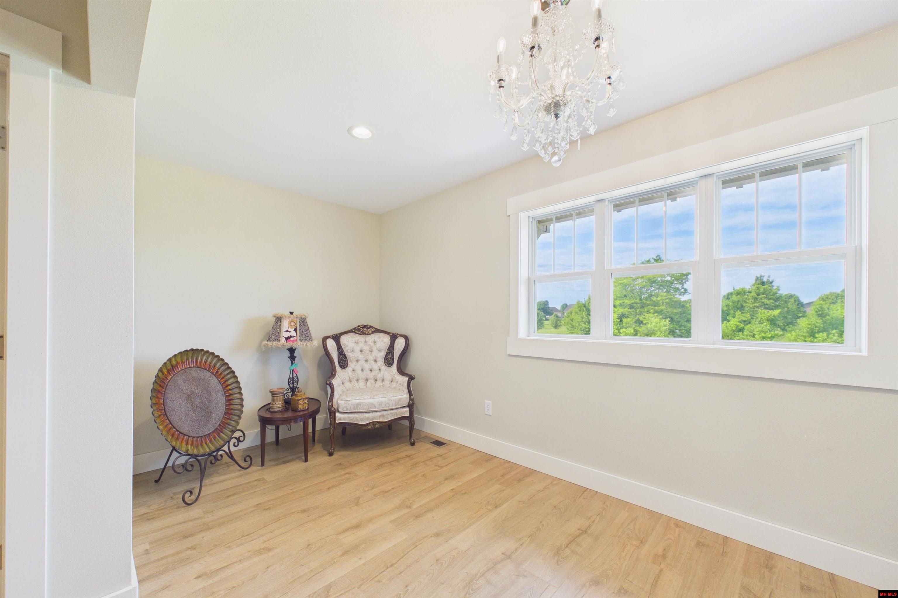 16 DEBONAIR COURT Gassville, AR 72635