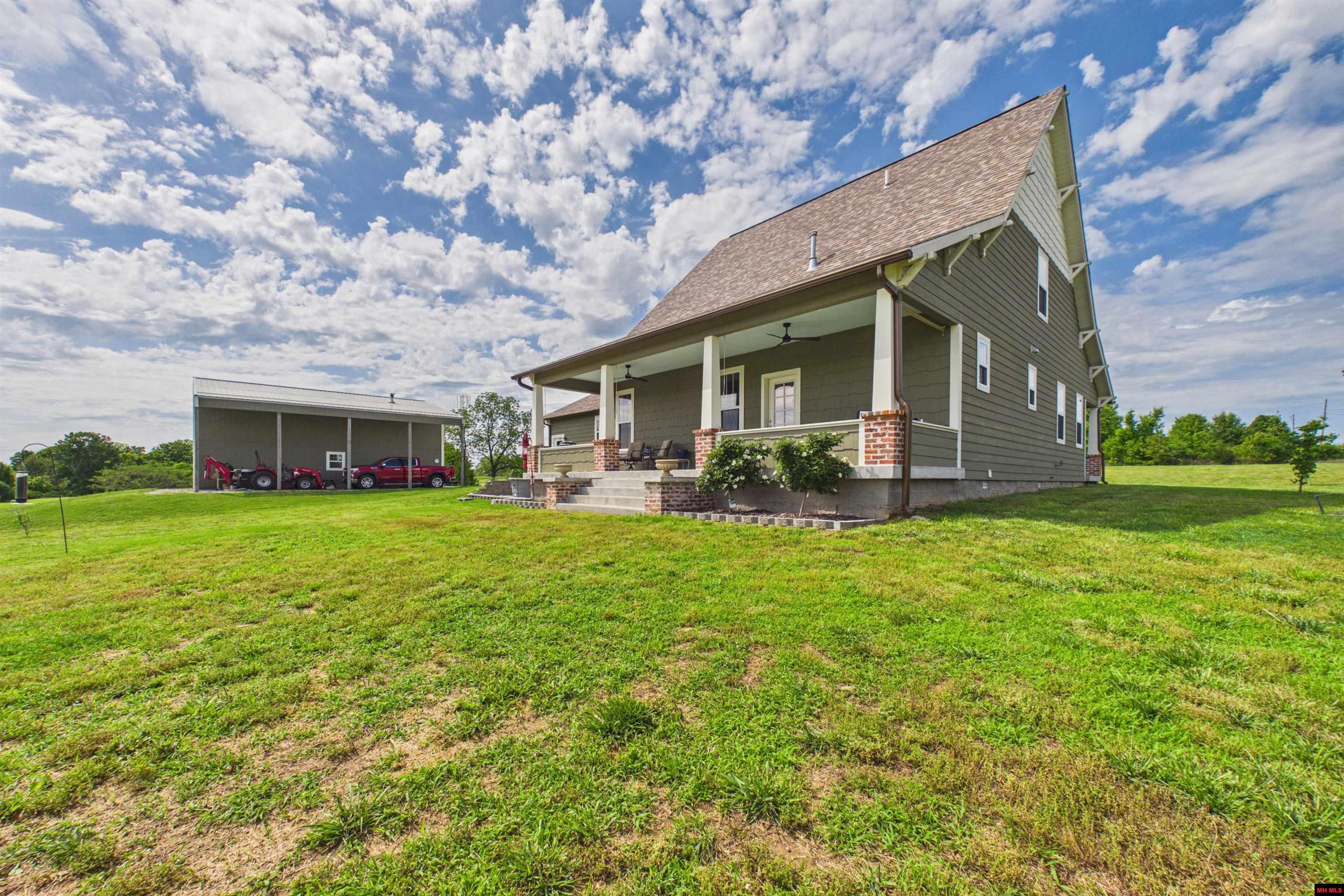 16 DEBONAIR COURT Gassville, AR 72635