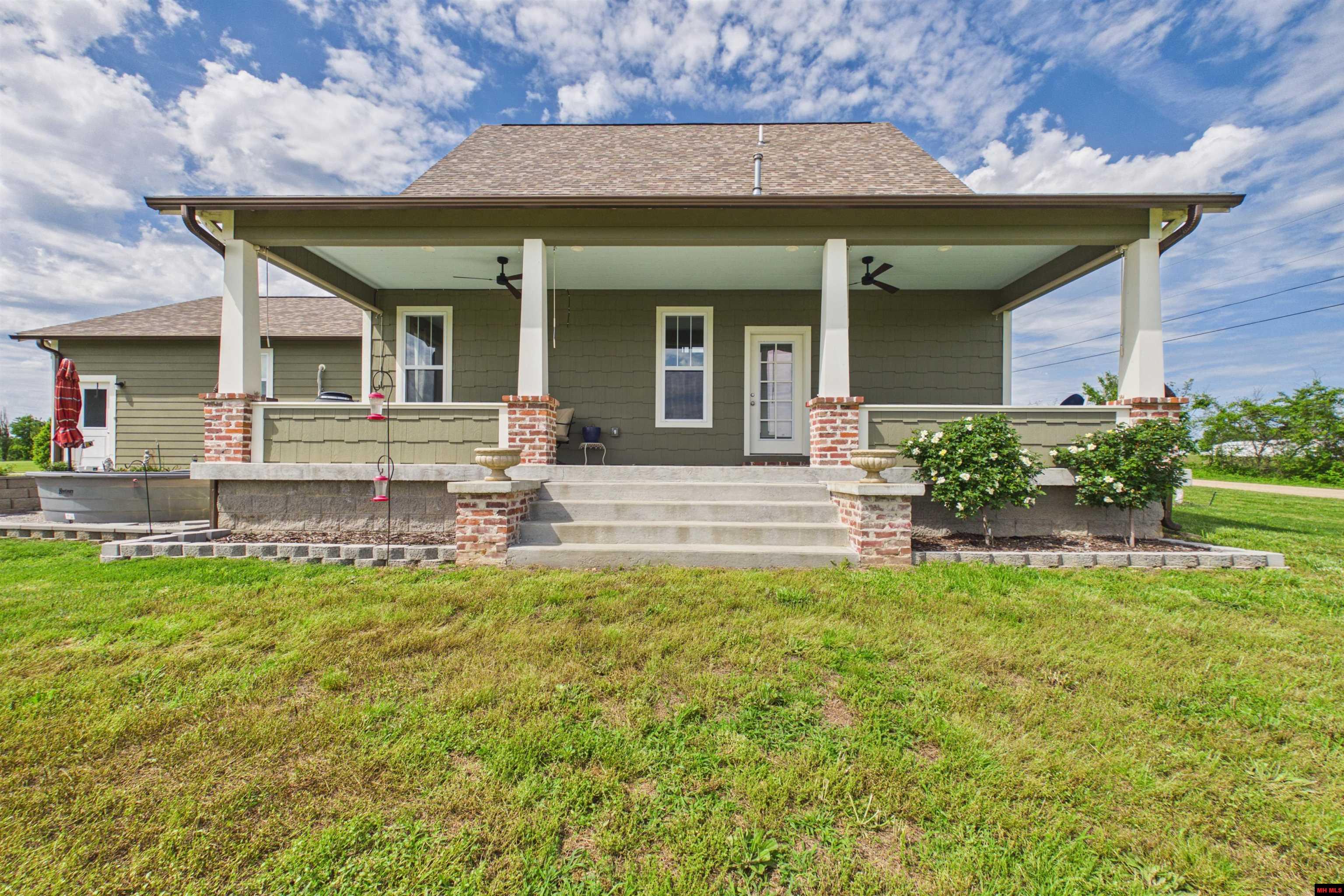 16 DEBONAIR COURT Gassville, AR 72635