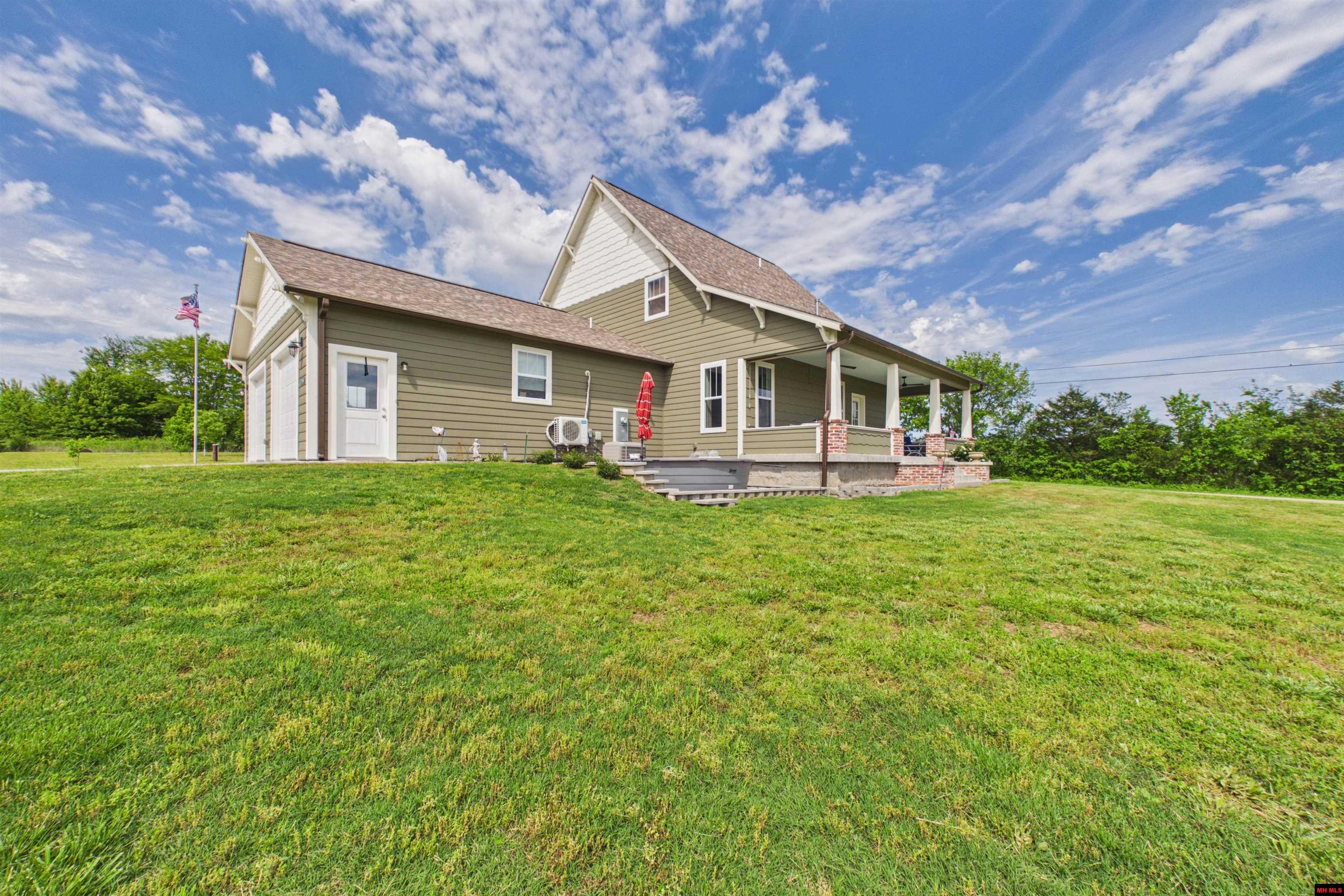 16 DEBONAIR COURT Gassville, AR 72635