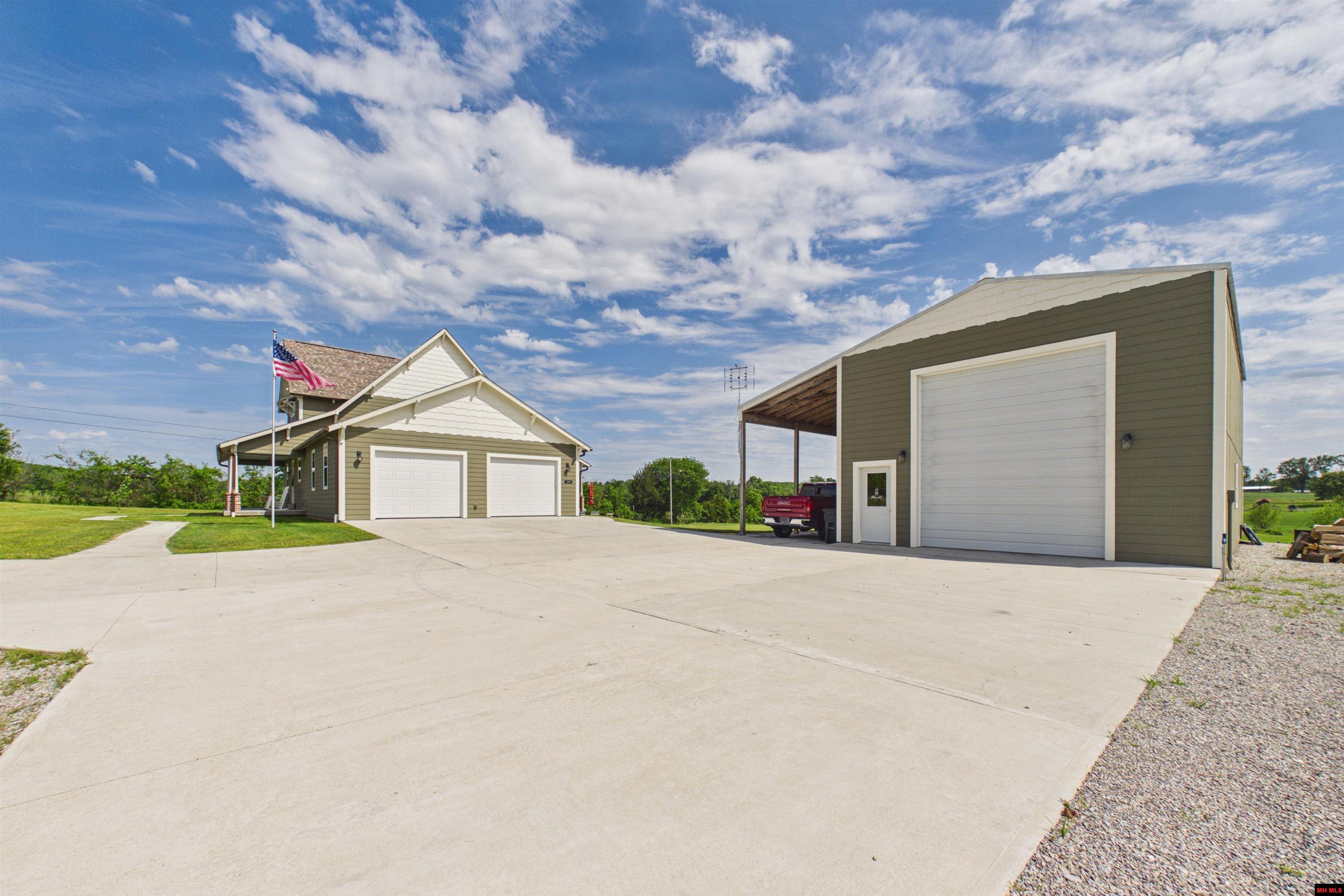 16 DEBONAIR COURT Gassville, AR 72635