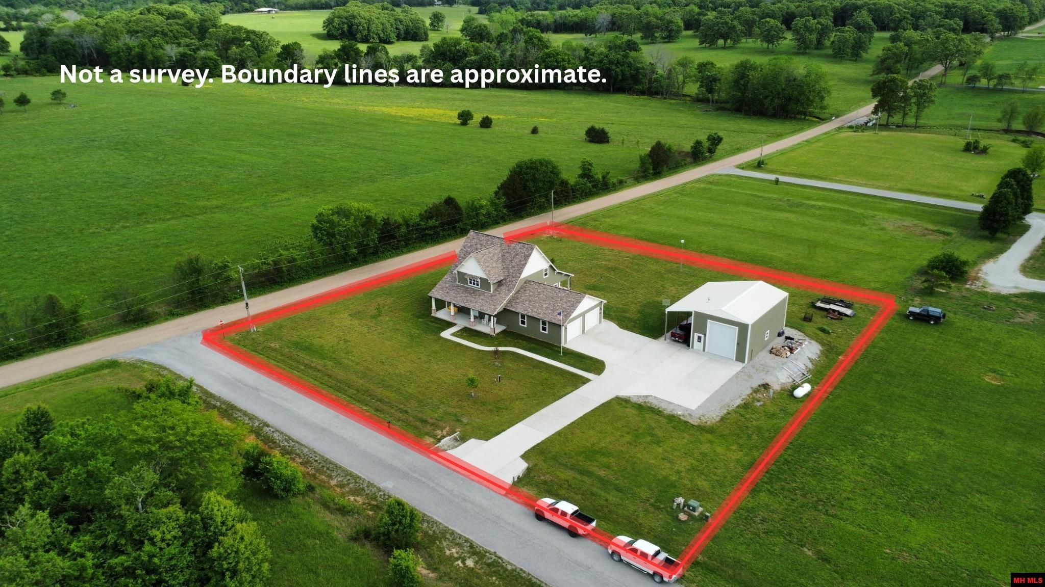 16 DEBONAIR COURT Gassville, AR 72635