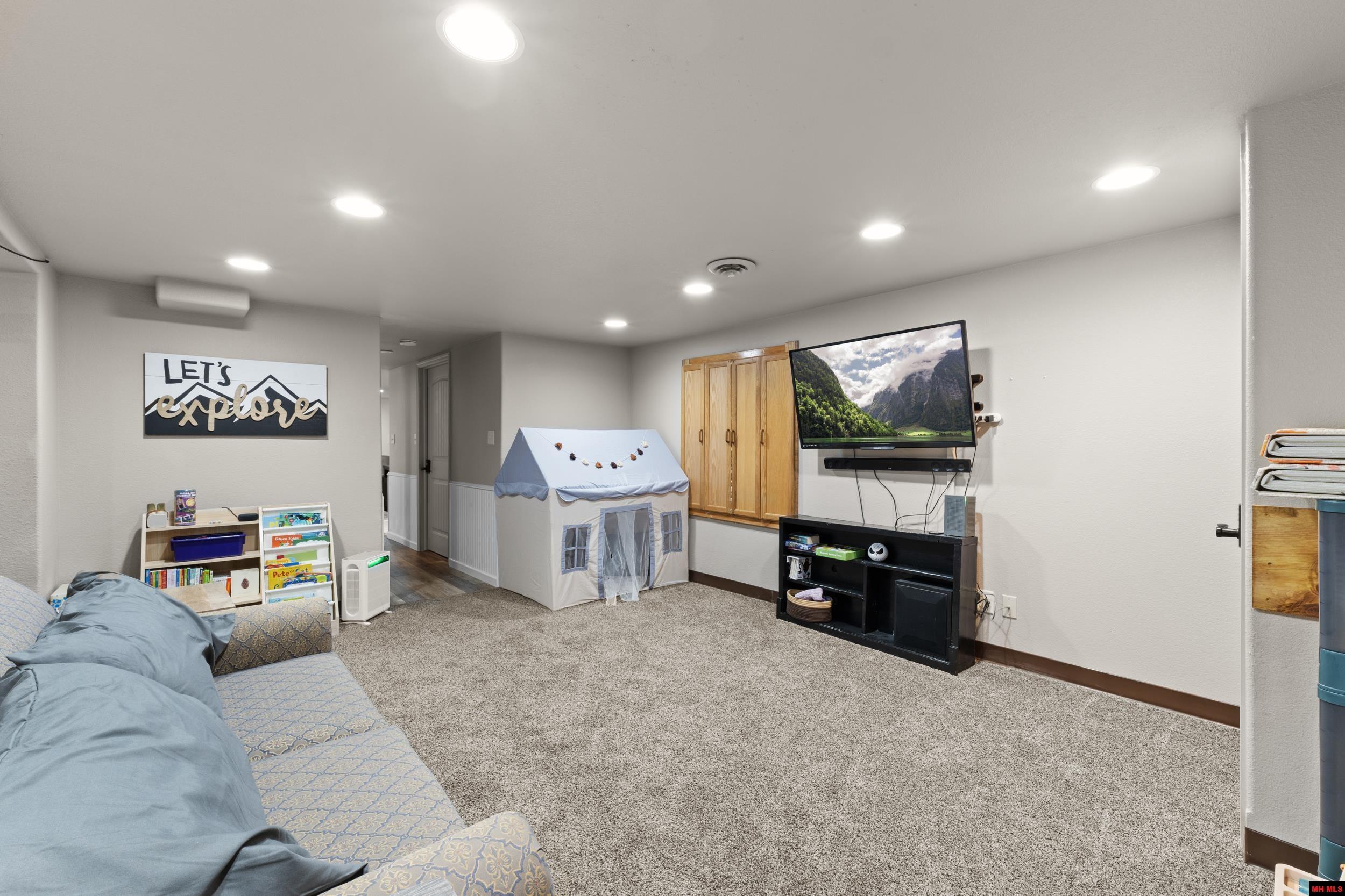 38 FISH & GAME ROAD Mountain Home, AR 72653