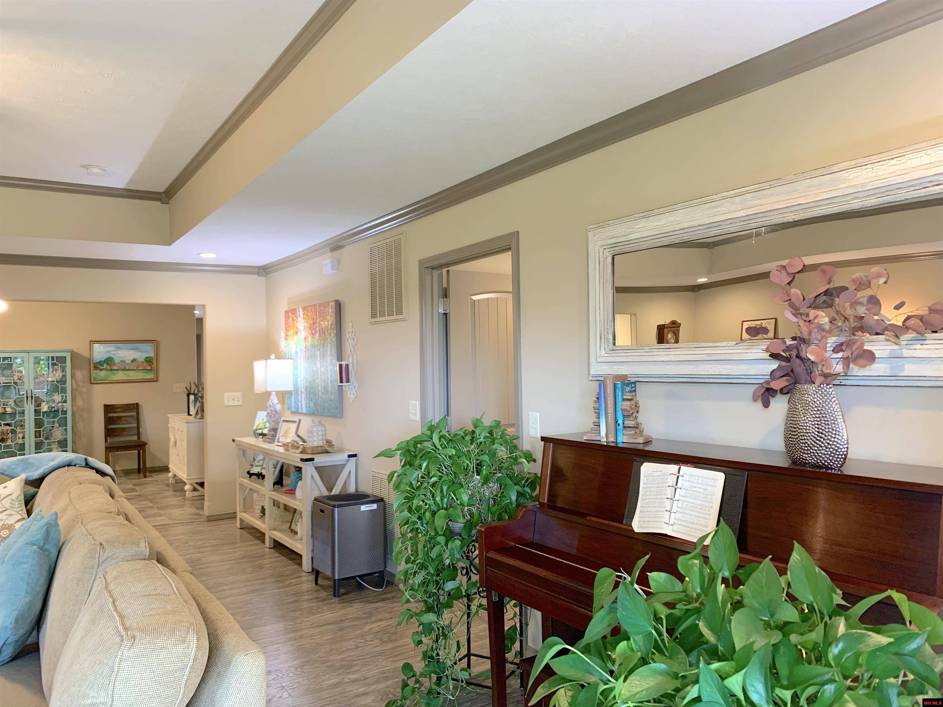 1321-2 Wilshire Court